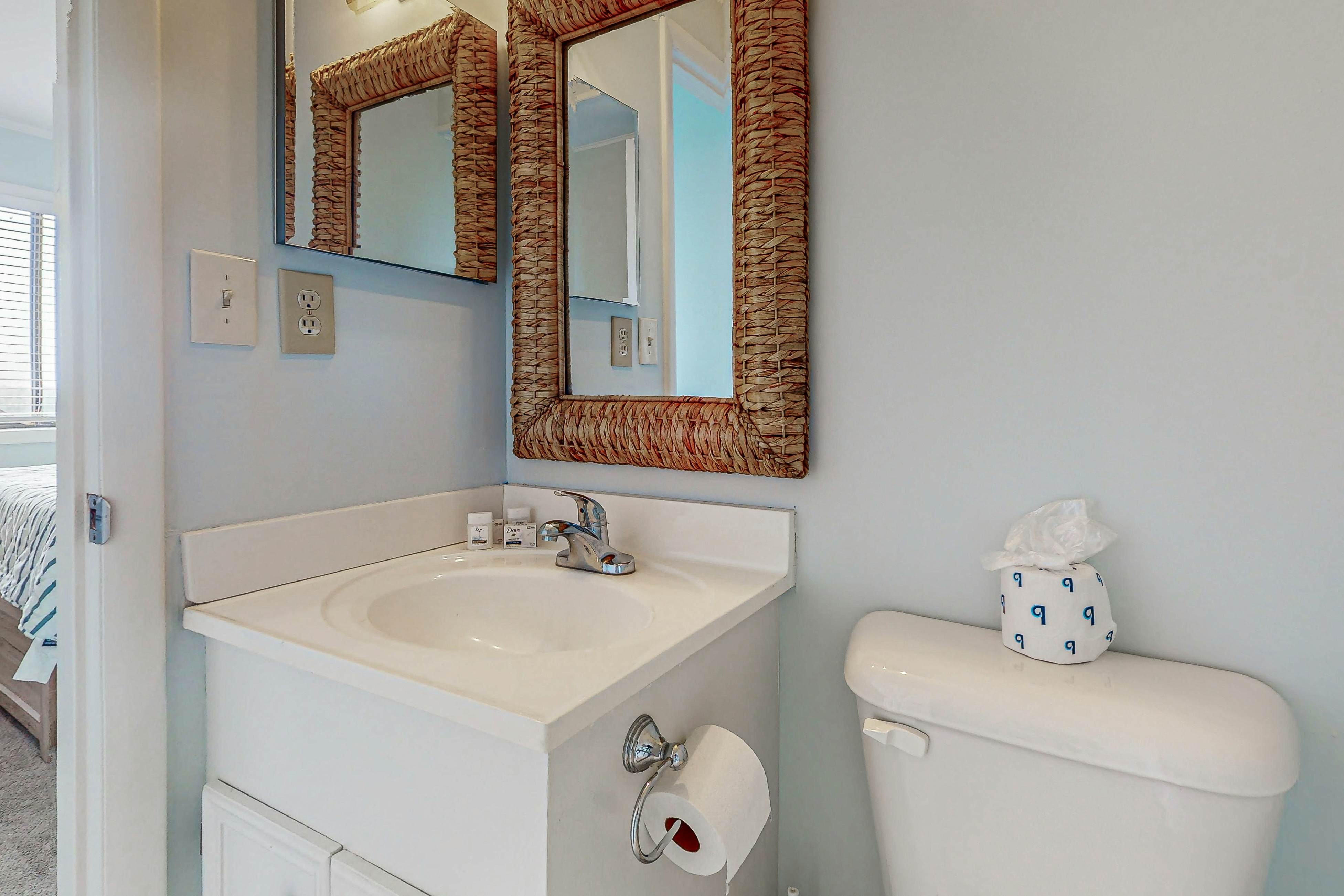 ABIBS150 Island Beach & Racquet Club G210