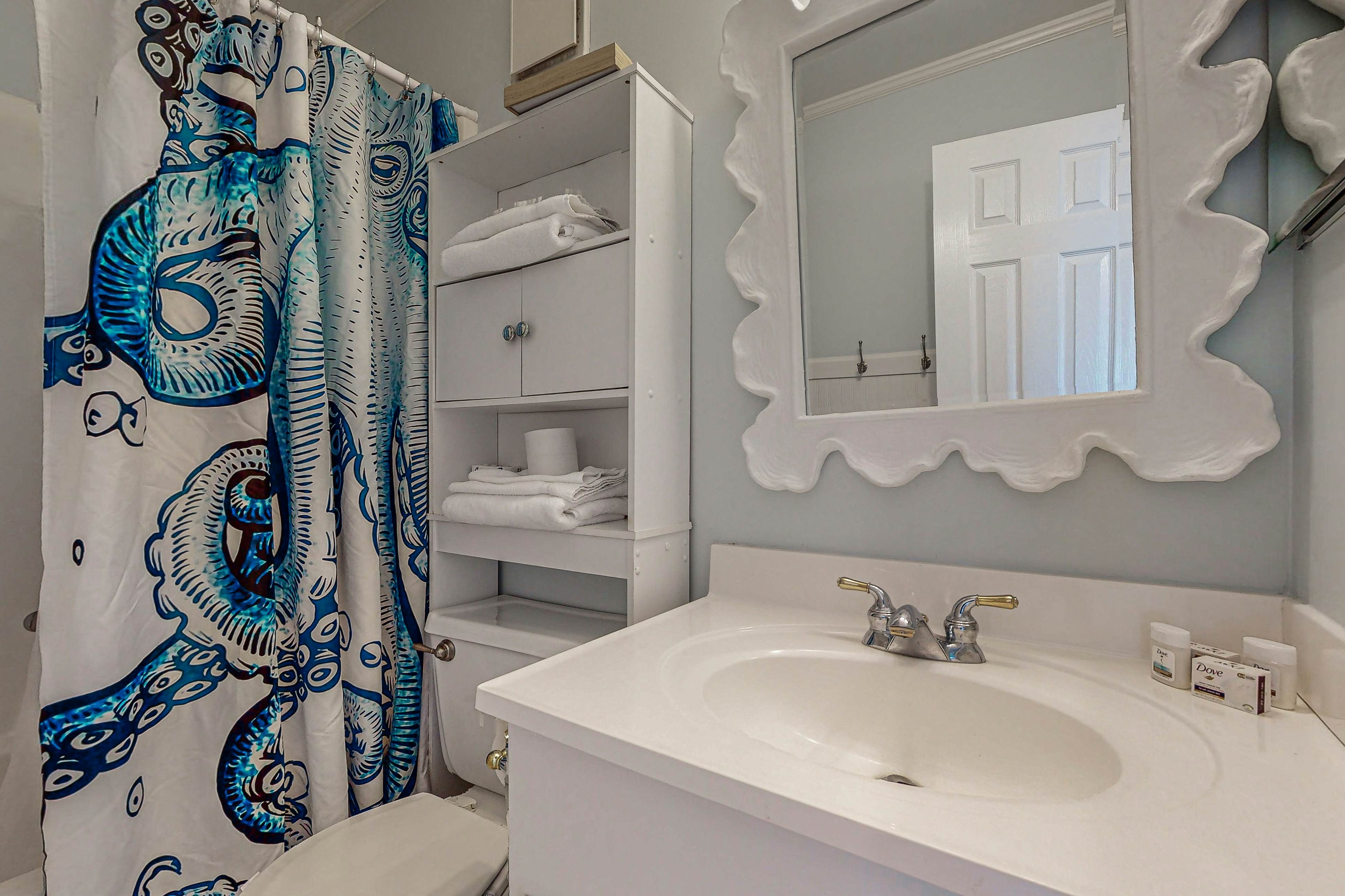 ABIBS150 Island Beach & Racquet Club G210