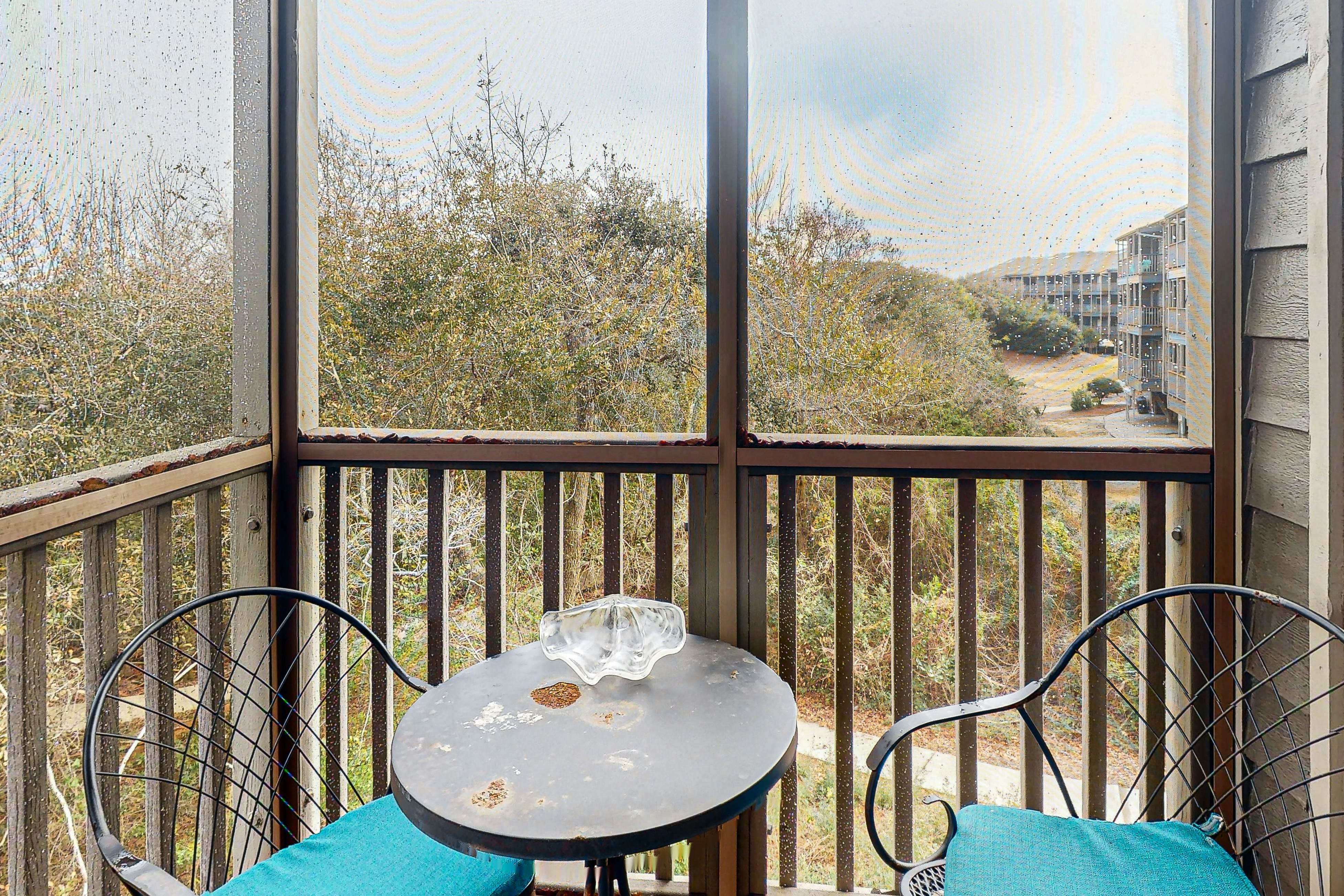 ABIBS150 Island Beach & Racquet Club G210