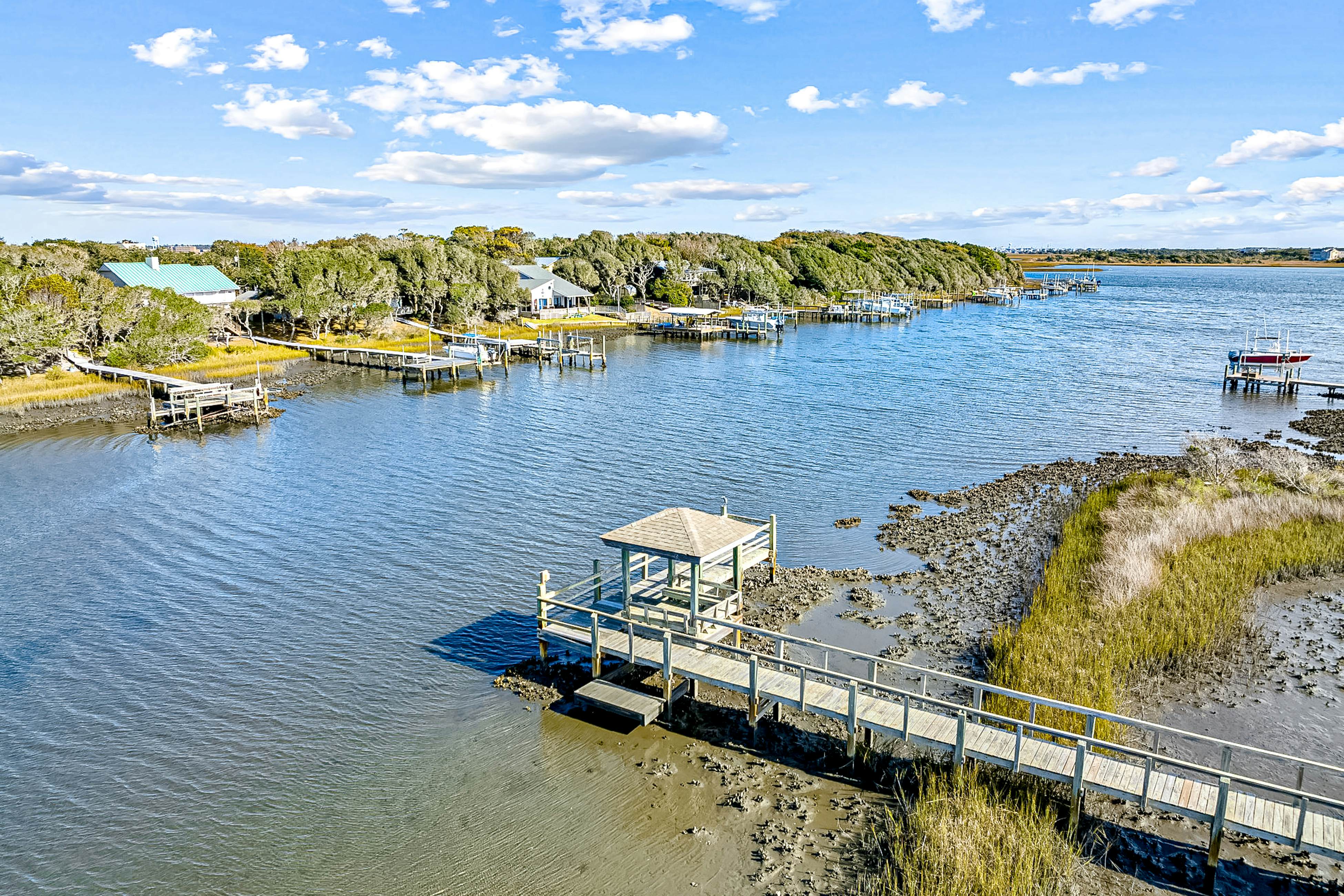 ABIBS150 Island Beach & Racquet Club G210