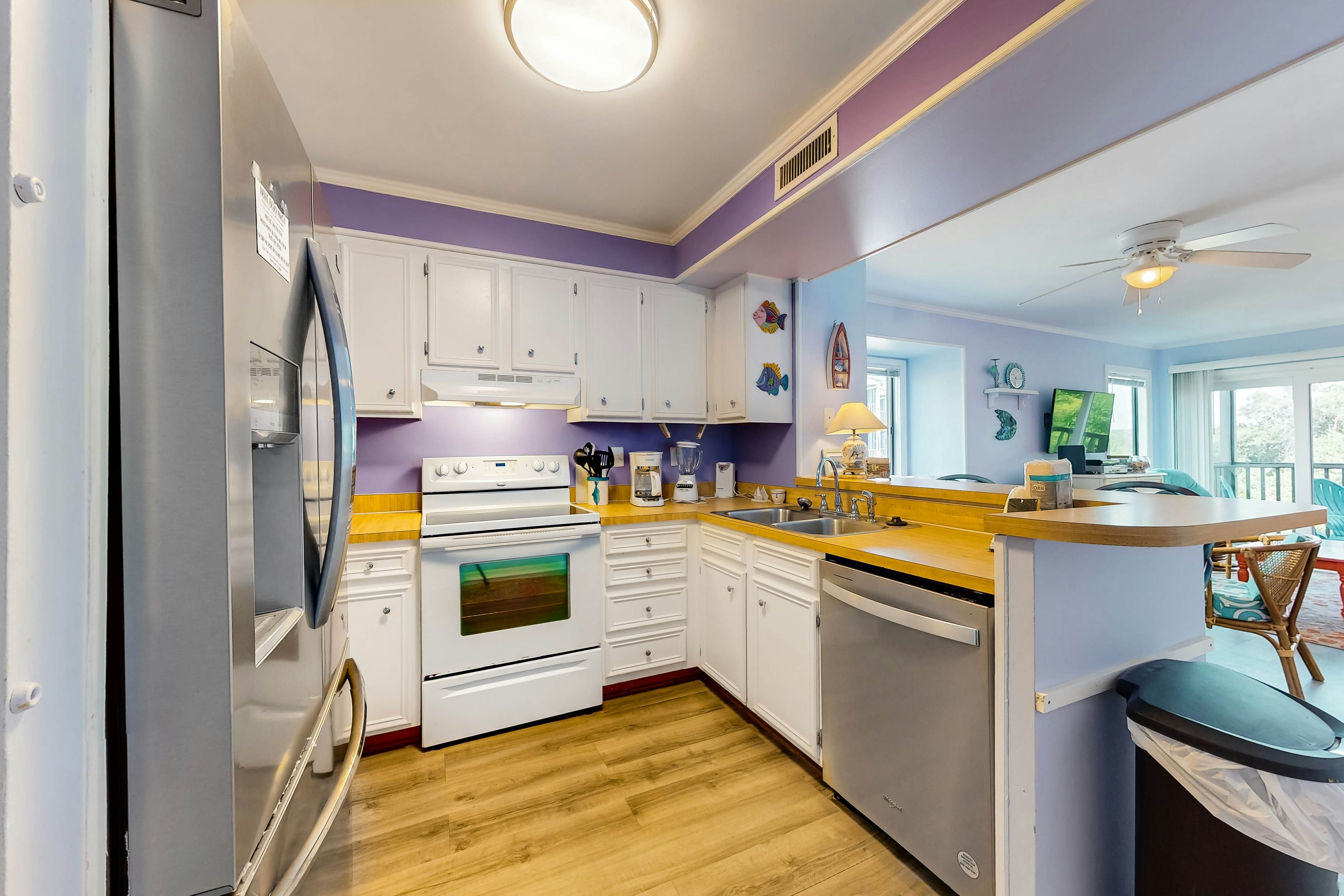 ABIBS49 Island Beach & Racquet Club H211