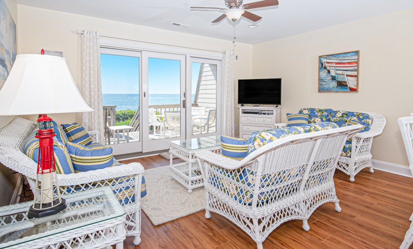 Multi-Level, Oceanfront Condo in Pine Knoll Shores w/Free WiFi, Shared Pool