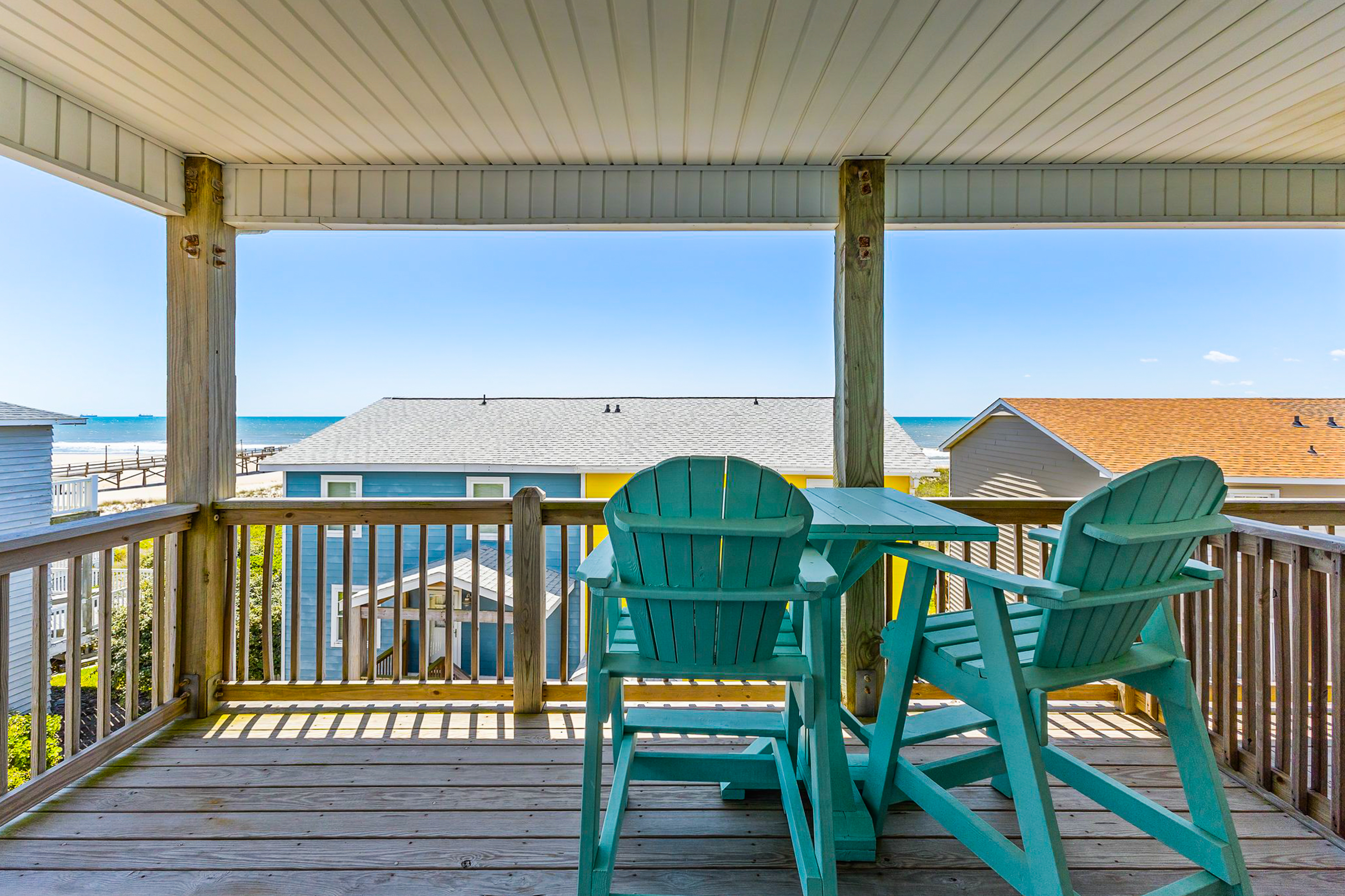 Ocean Crystal A: 2nd-row duplex, ocean views, walk to beach/pier