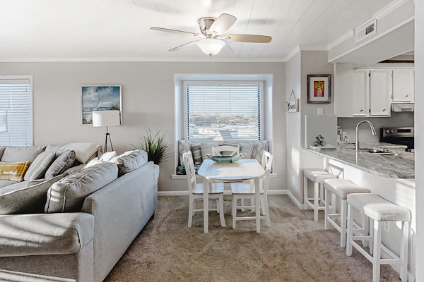 Gorgeous Condo in Oceanfront Complex w/WiFi, Shared Pool + Ocean/Courtyard Views