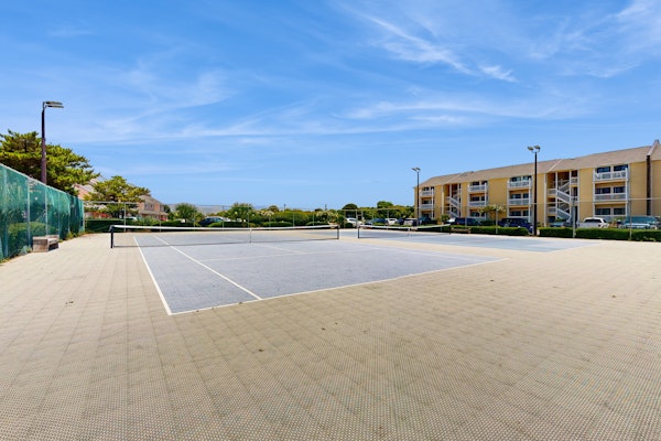 Perfect Beach Getaway With Ocean Views, Balcony, and community amenities