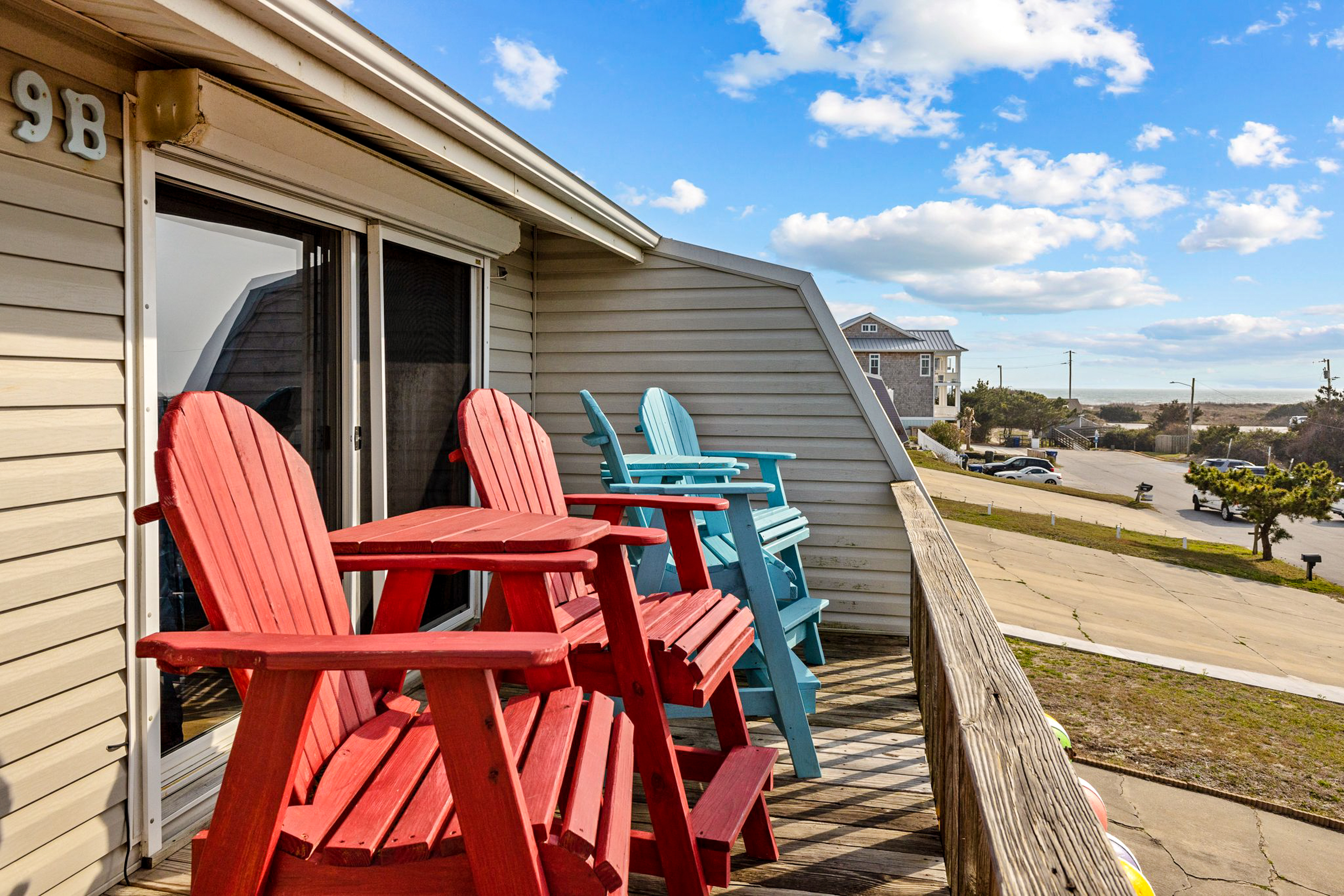 The Crows Nest: Dog-friendly townhouse,ocean view, beach access