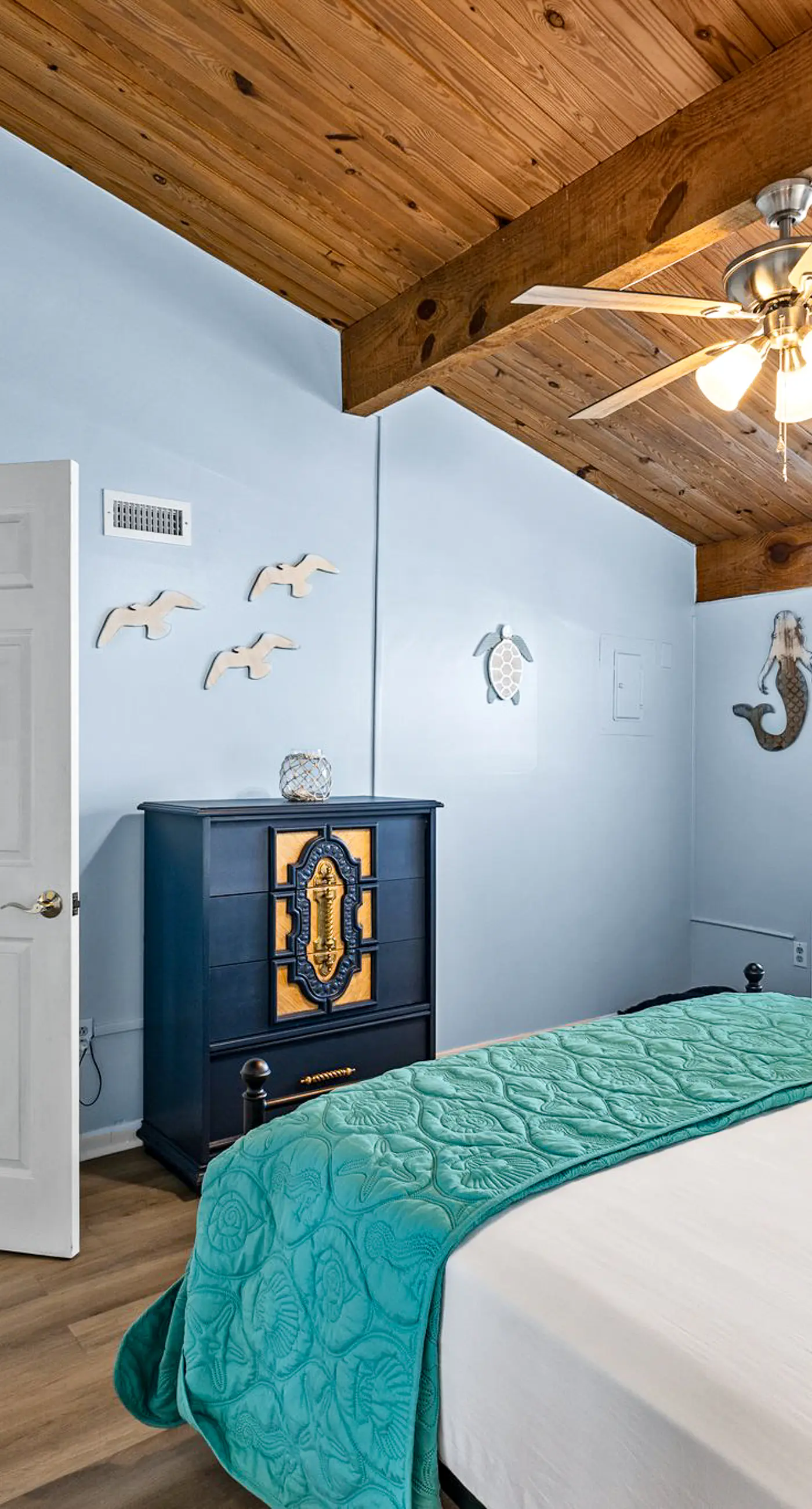 AB144 The Crows Nest