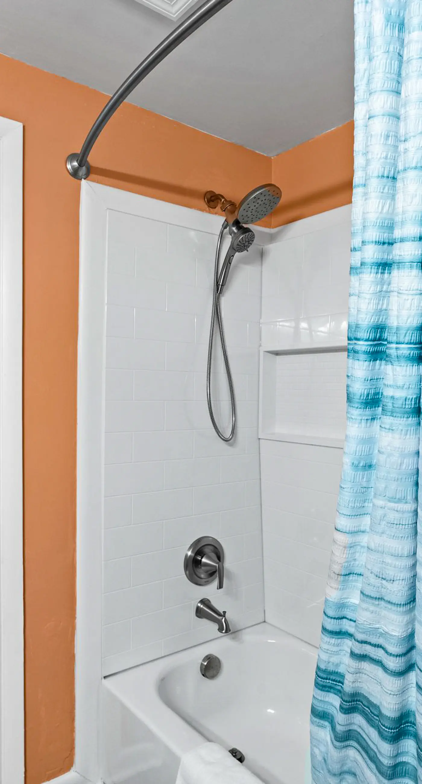 AB144 The Crows Nest