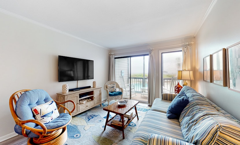Oceanfront, First-Floor Condo with Lovely View, Balconies, WiFi & Shared Pool