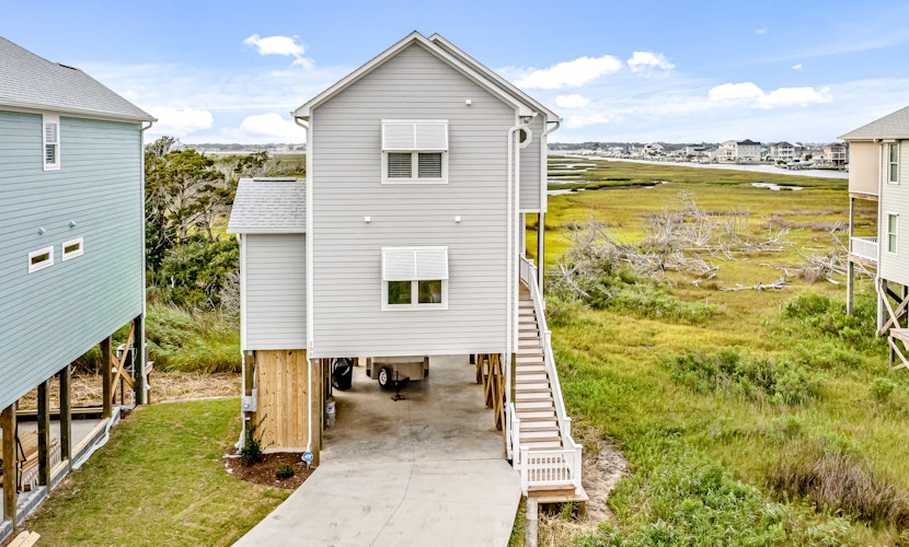 The Marsh Mellow: Modern coastal home with sound views!