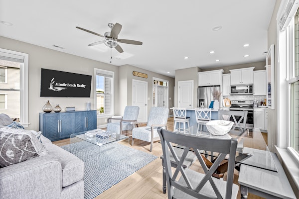 The Marsh Mellow: Modern coastal home with sound views!