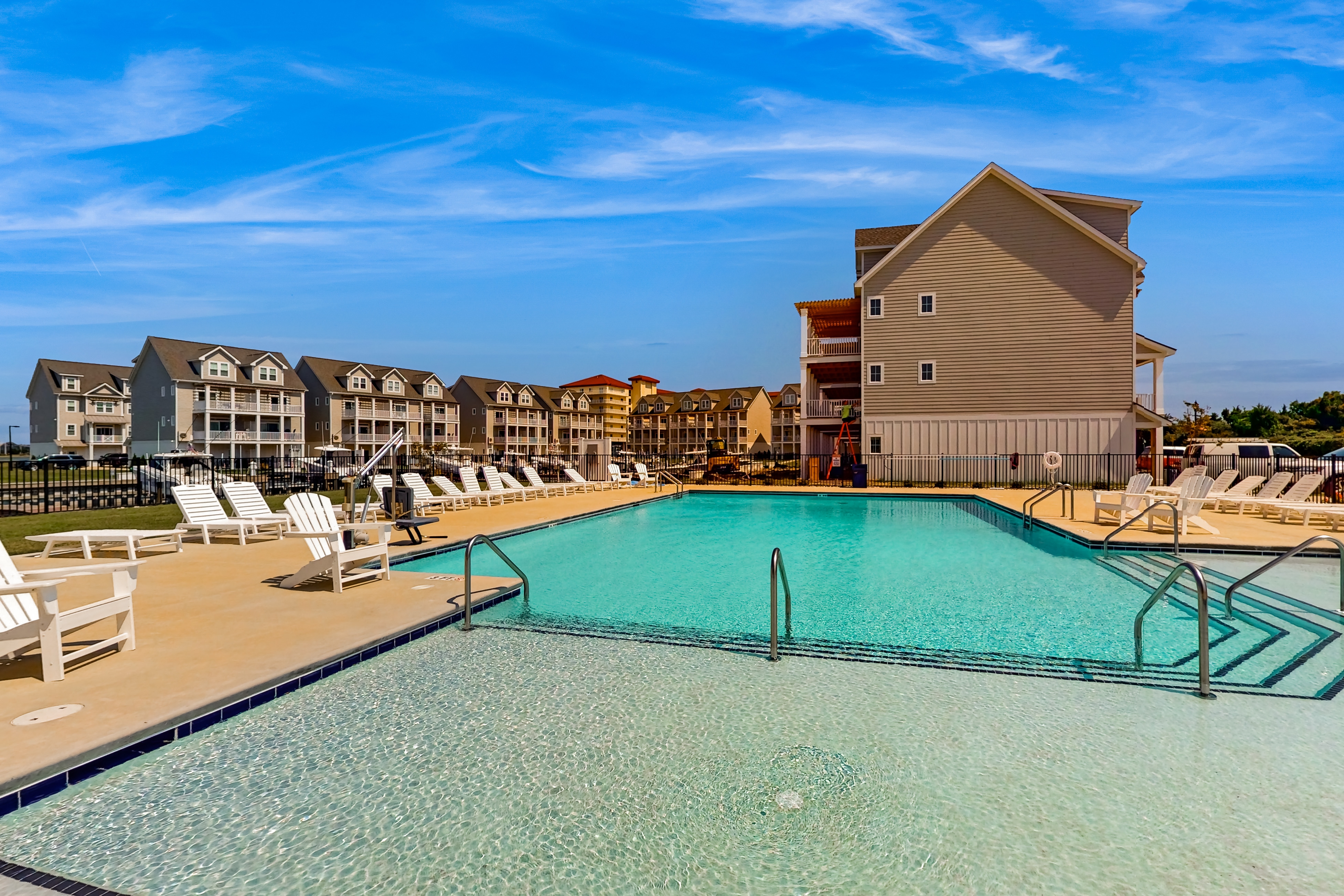 Brand new townhouse w/ comforting style in quiet location w/ views