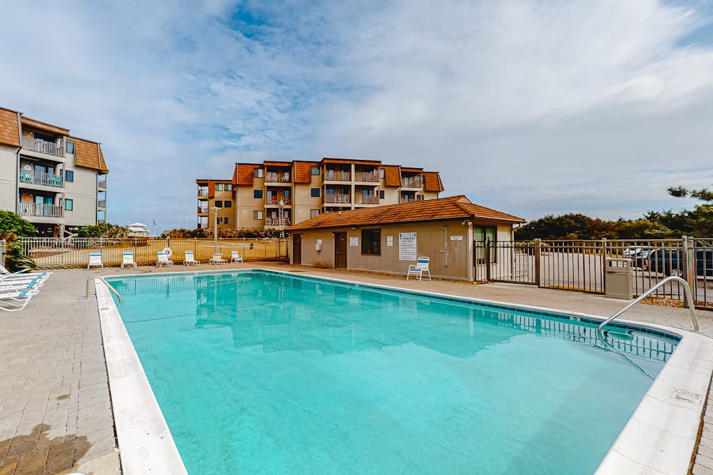 Ocean front Condo with ocean views, beach access & shared pool