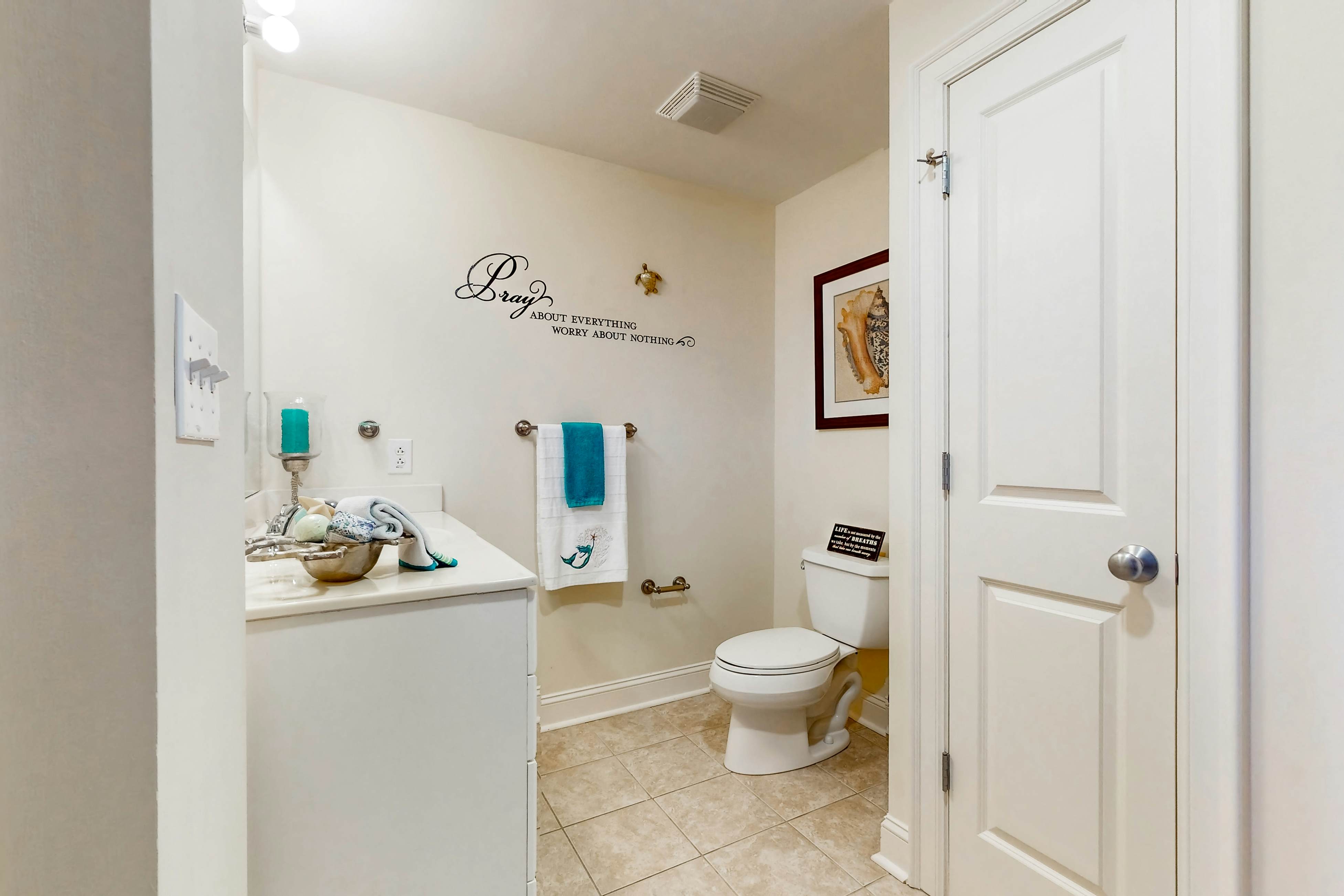 IBNC03 Seaview Paradise