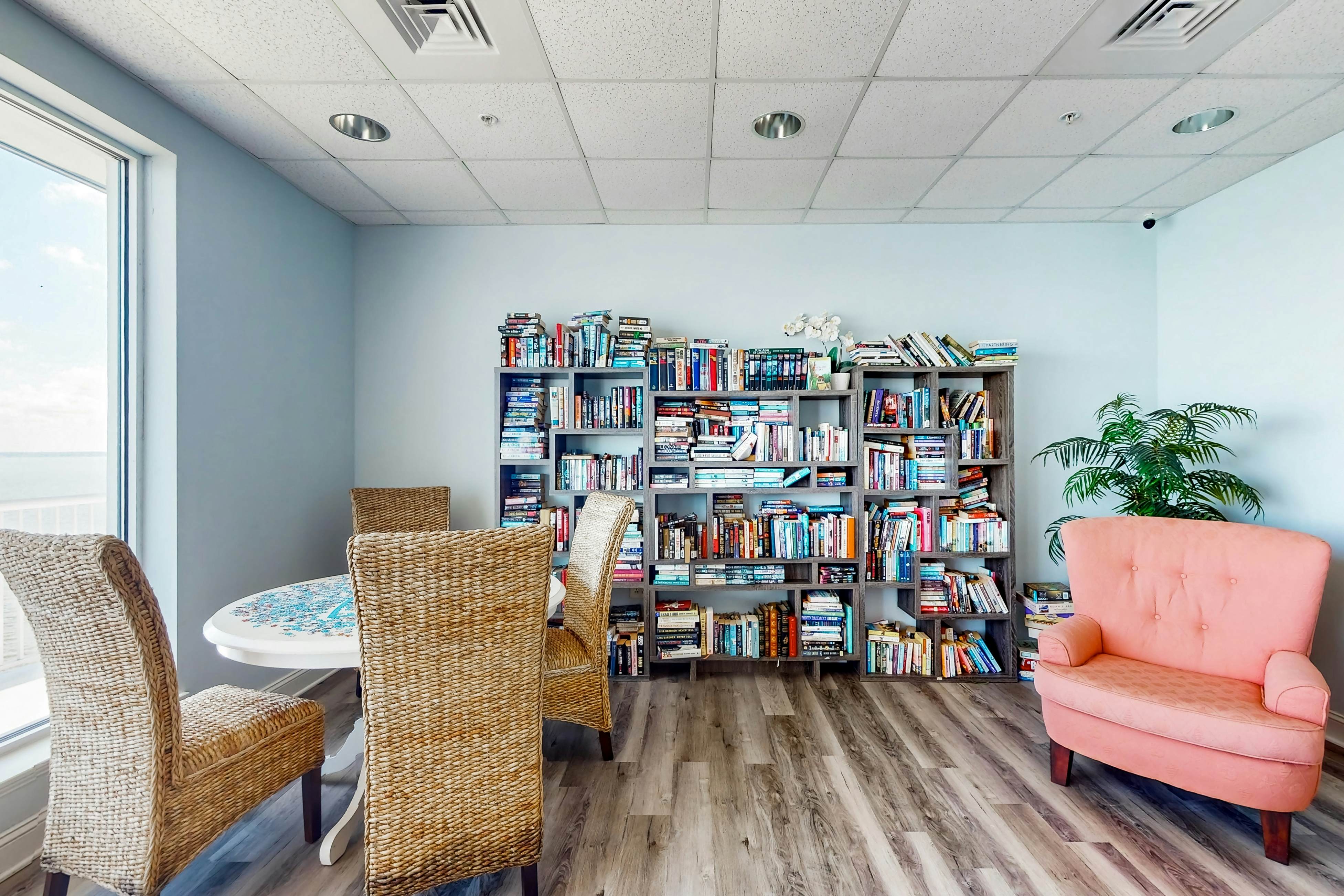 IBNC03 Seaview Paradise