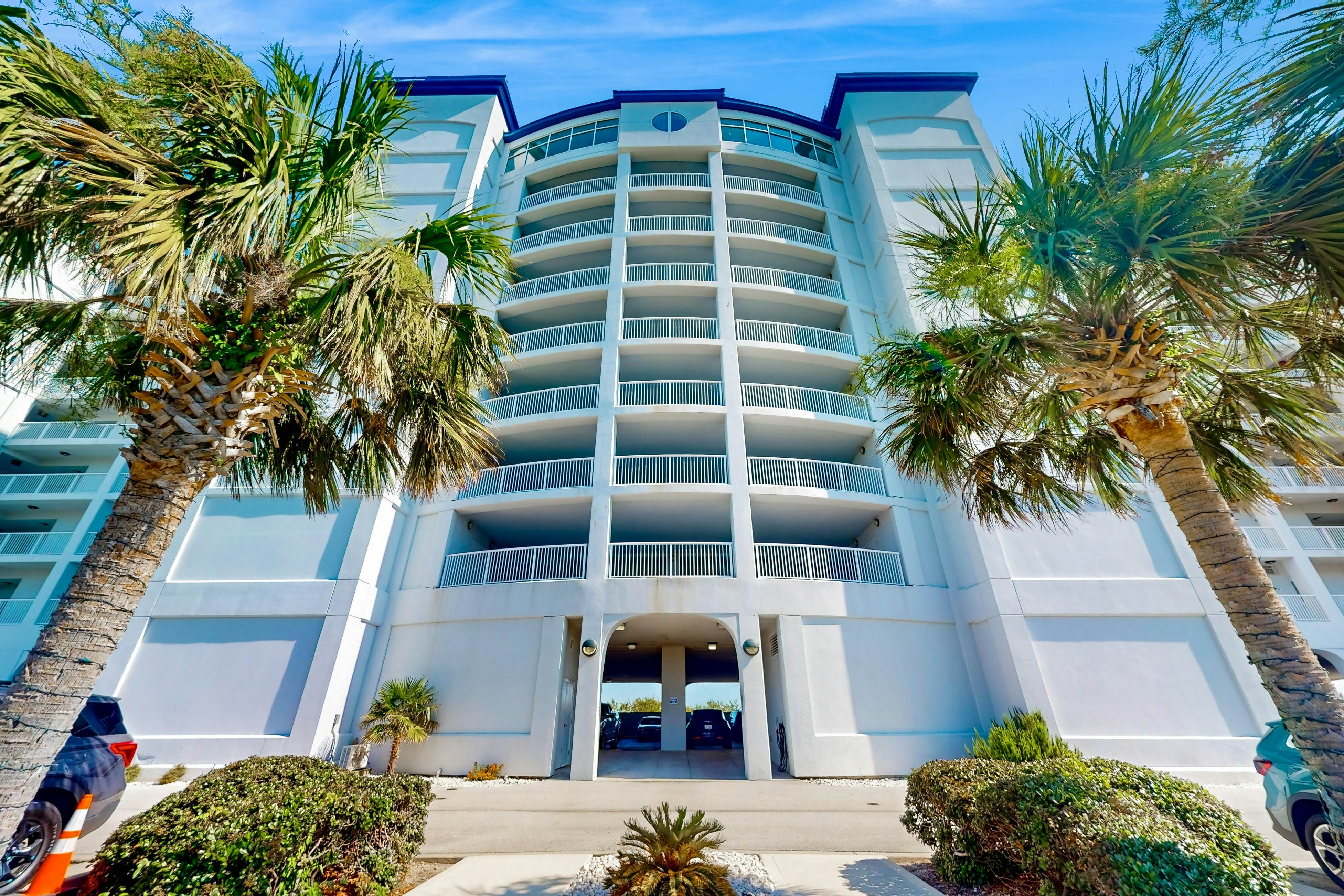 IBNC03 Seaview Paradise