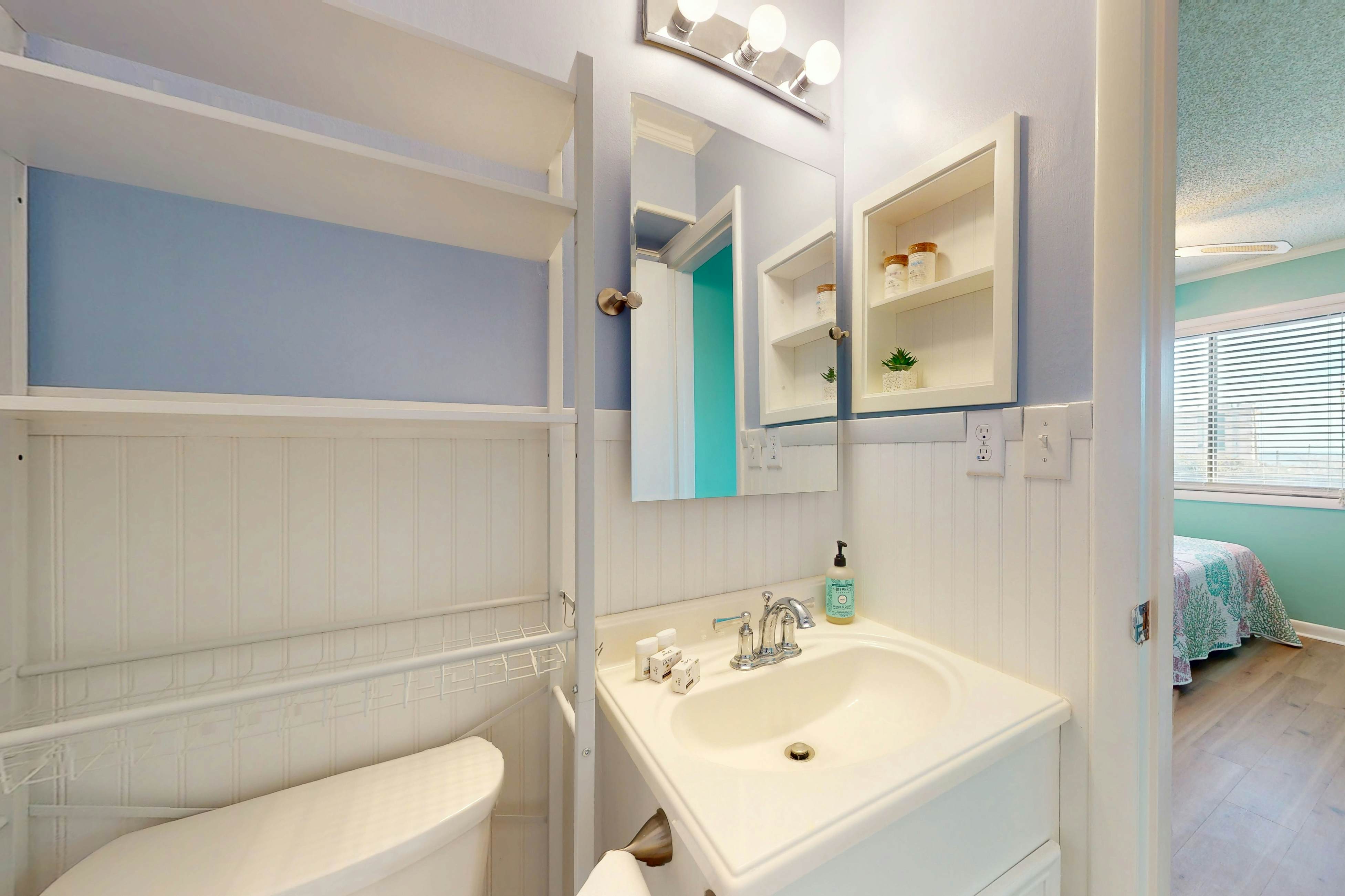 ABIBS153 Island Beach & Racquet Club H 201- Pelican Crossing