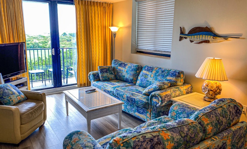 Oceanfront, First-Floor Condo with Balcony, Ocean View & Shared Pools/Tennis