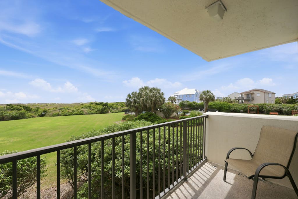 Oceanfront, First-Floor Condo with Balcony, Ocean View & Shared Pools/Tennis