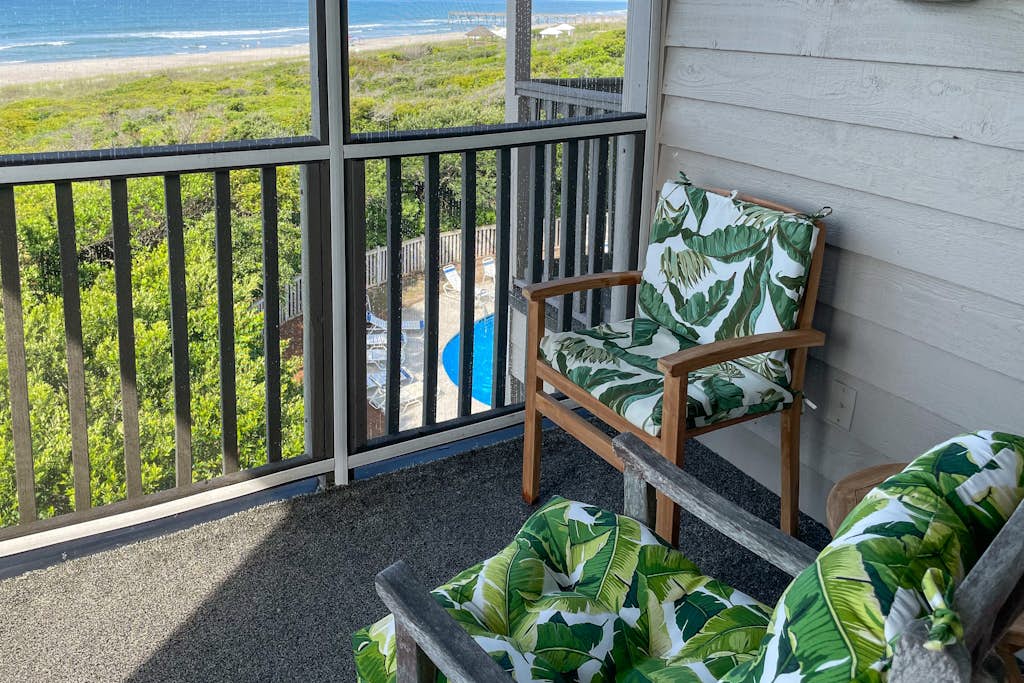 Third-Floor, Direct Oceanfront Condo with Great View, WiFi & Shared Pools/Tennis