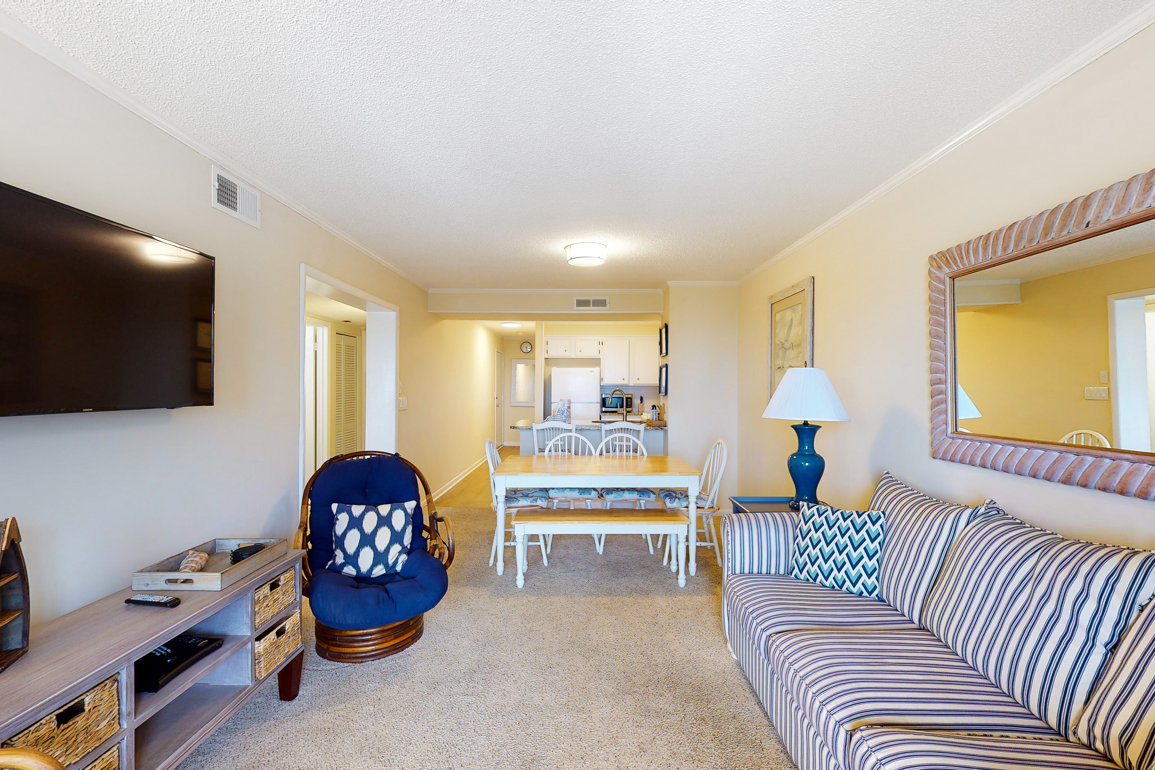 2nd-Floor Condo in Oceanfront Location w/WiFi, Screened-In Balcony, Shared Pool