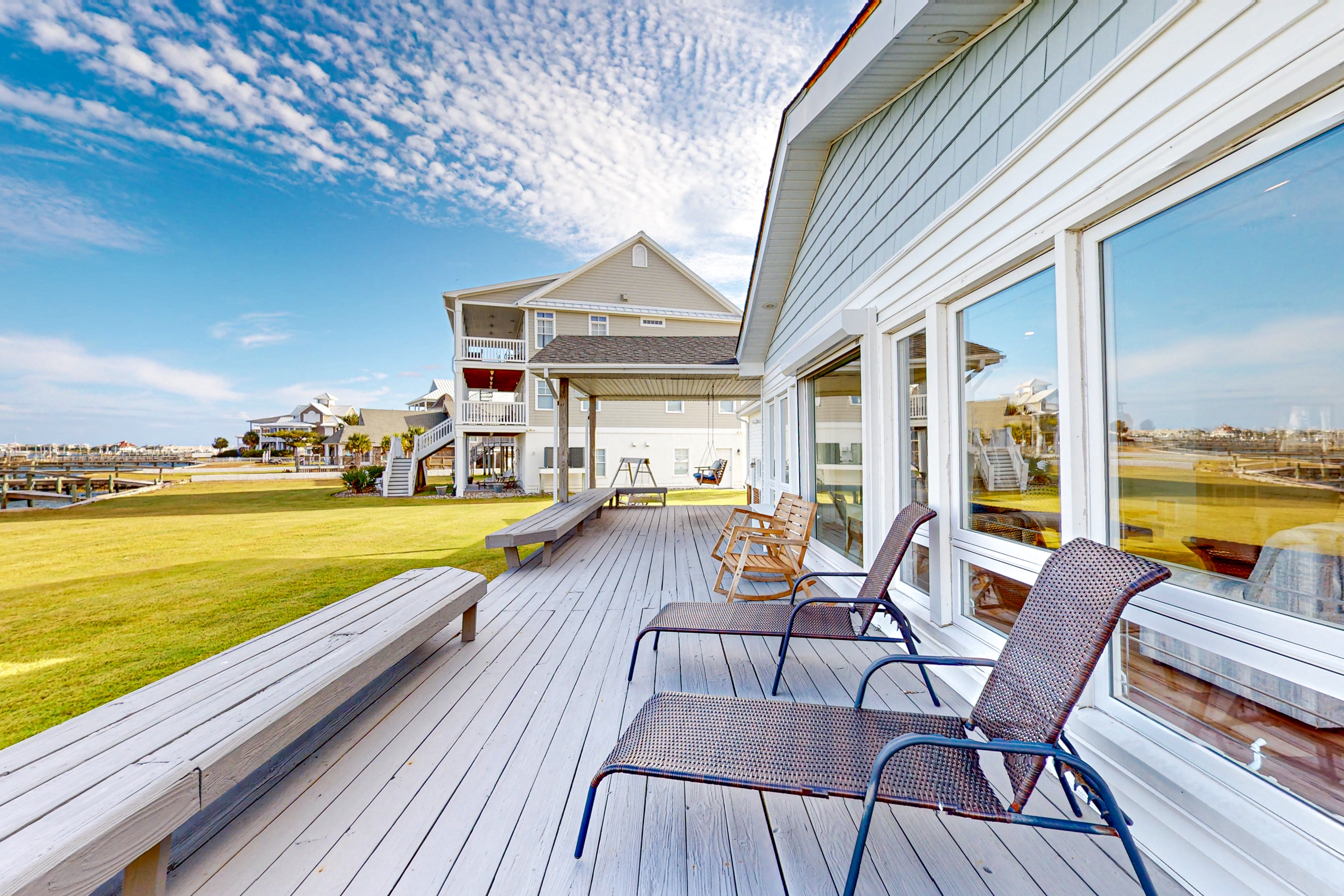 Living Water Estate: Waterfront home w/dock