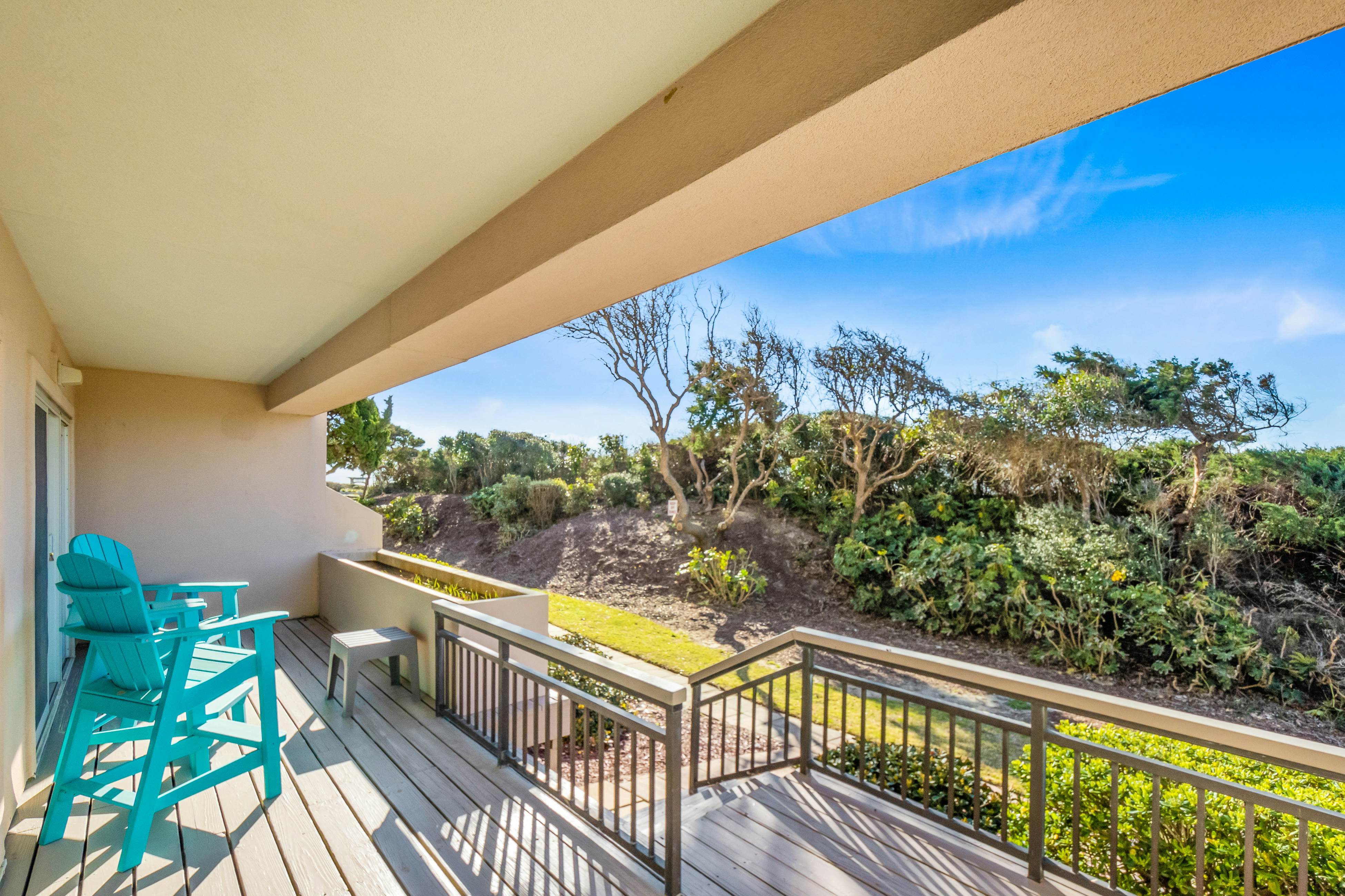 PKBW03 Beachwalk 103