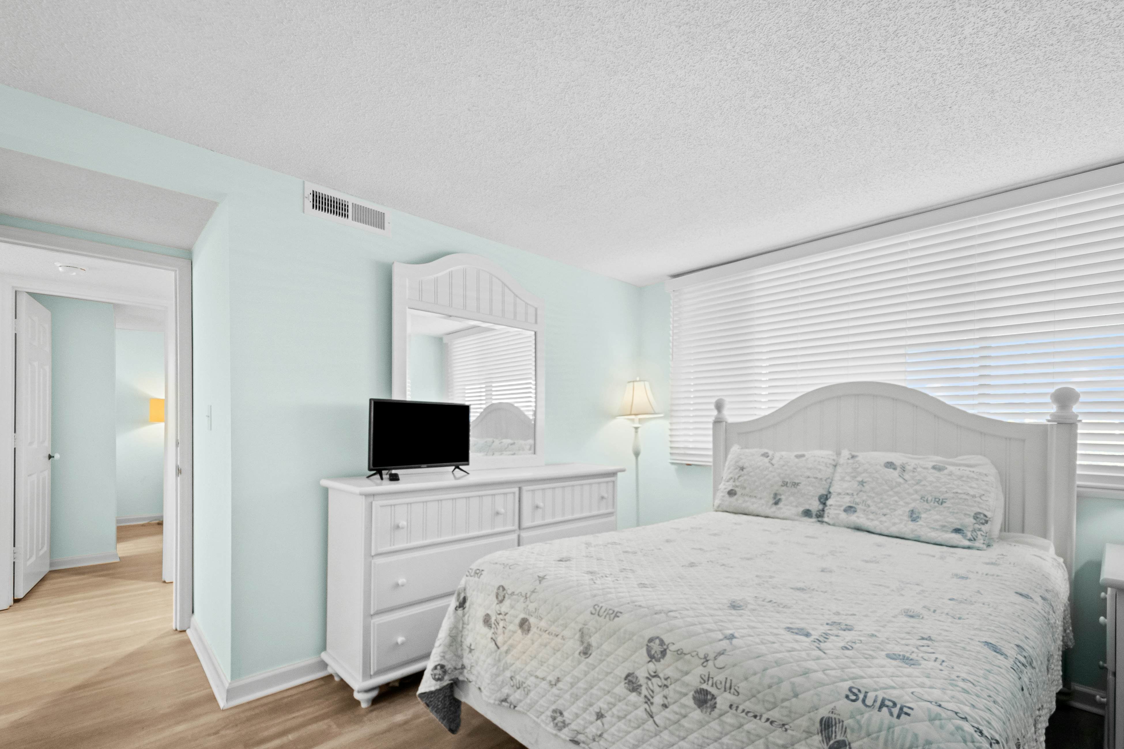 PKBW03 Beachwalk 103