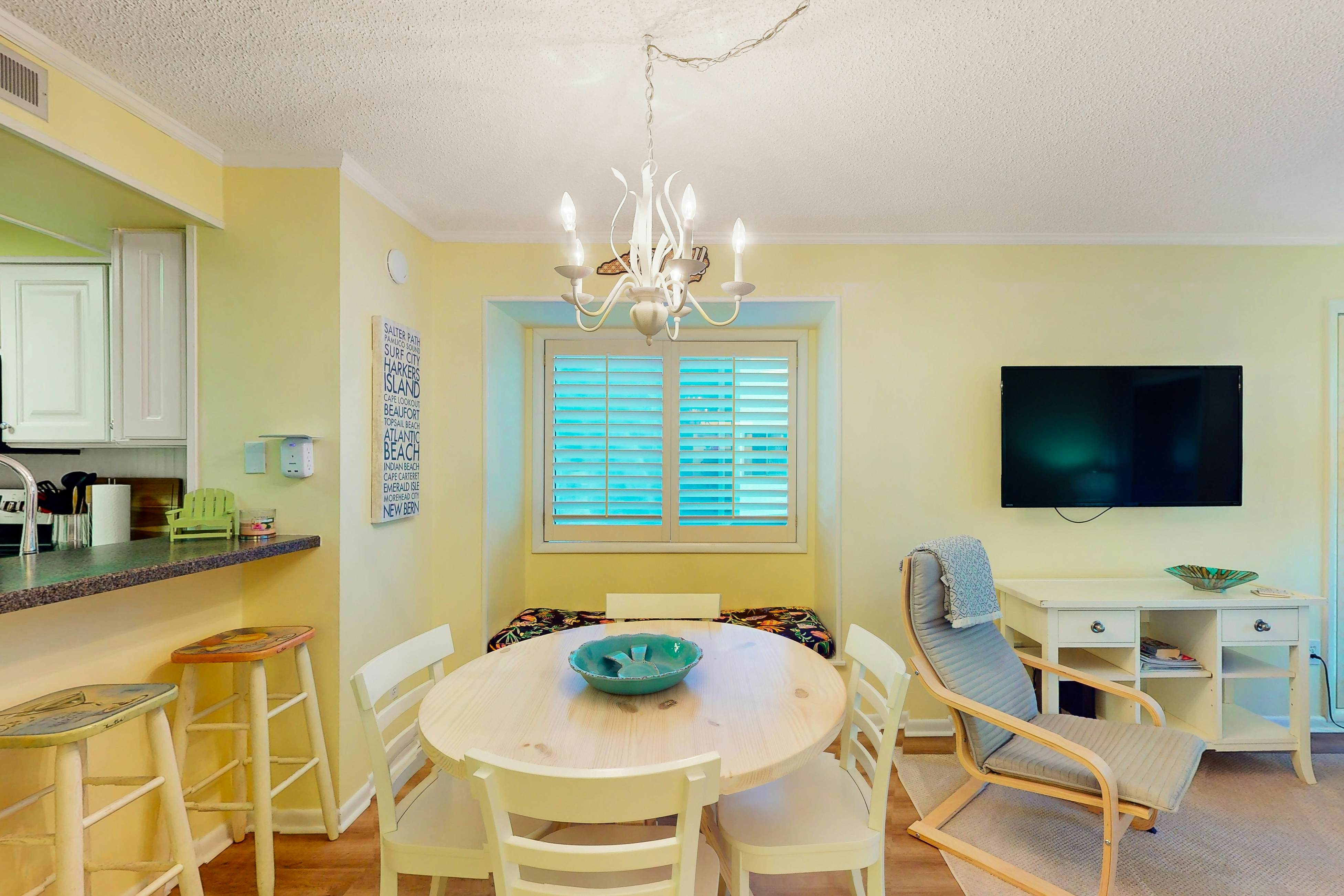 ABIBS142 Island Beach & Racquet Club G106