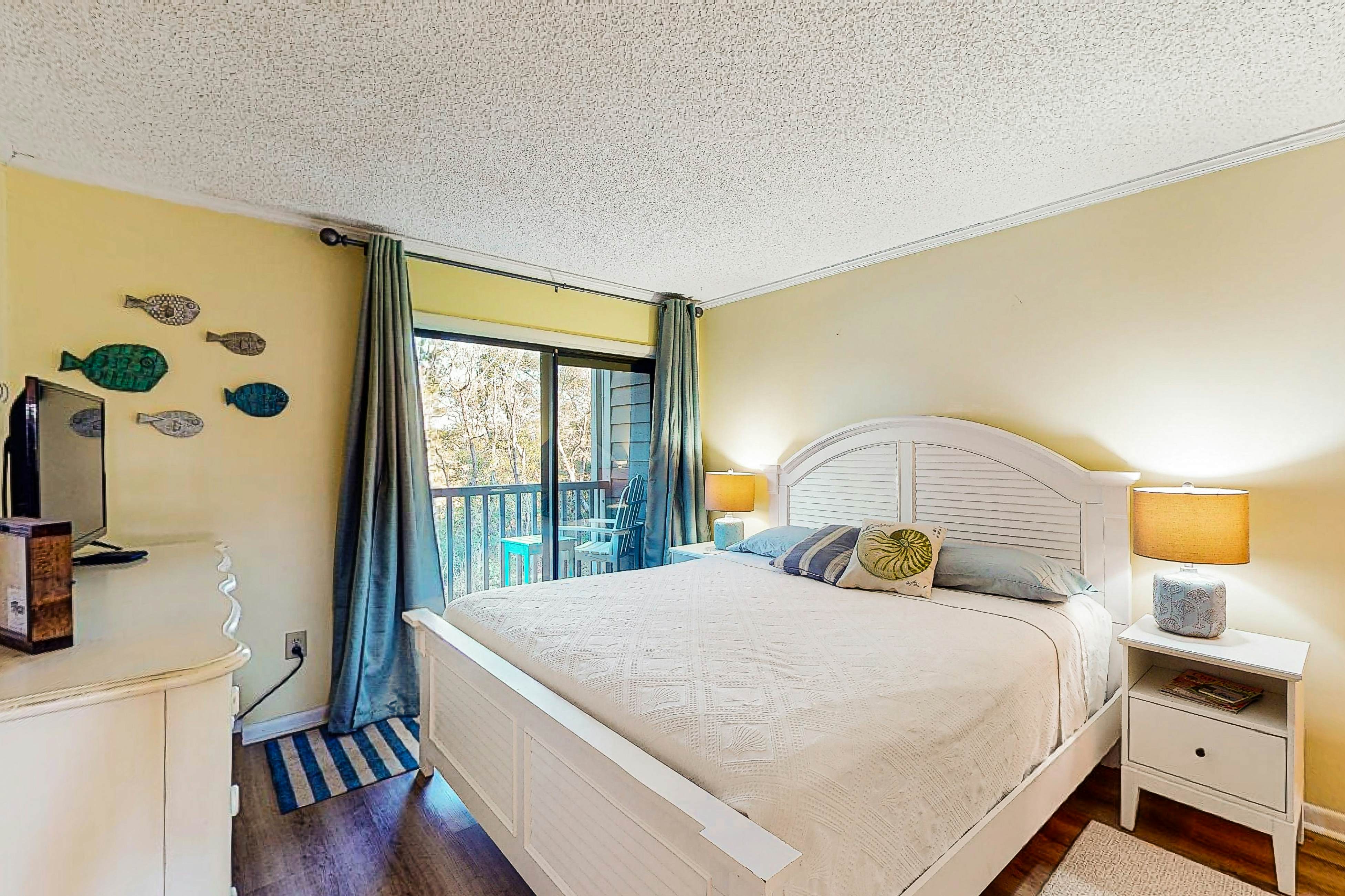 ABIBS142 Island Beach & Racquet Club G106