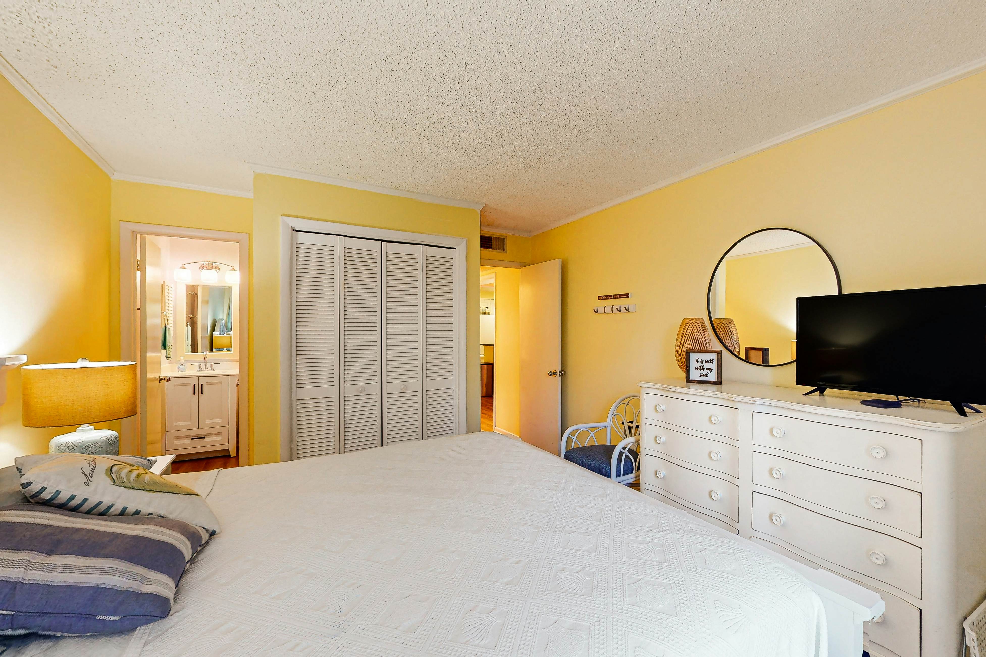 ABIBS142 Island Beach & Racquet Club G106