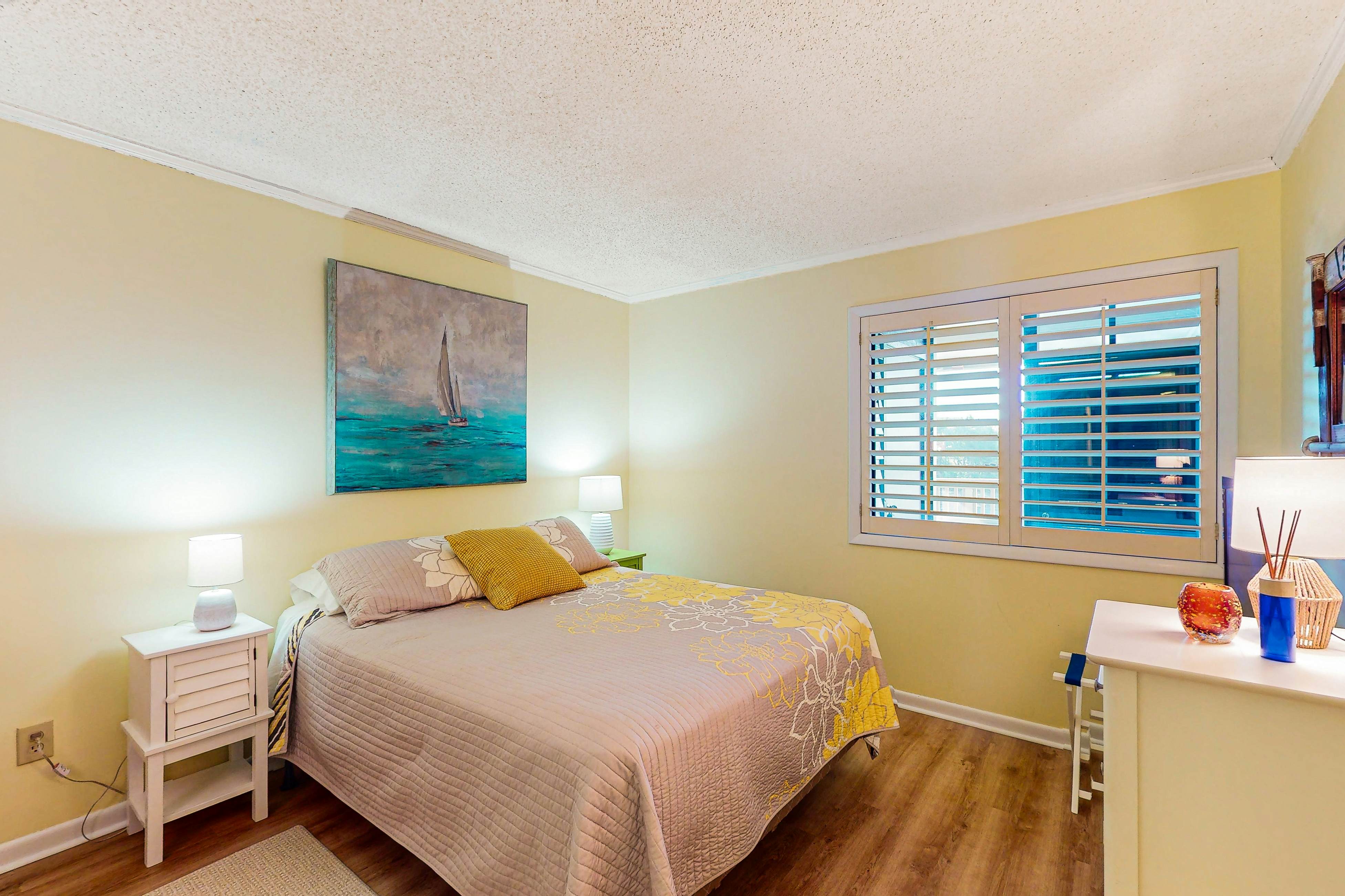 ABIBS142 Island Beach & Racquet Club G106