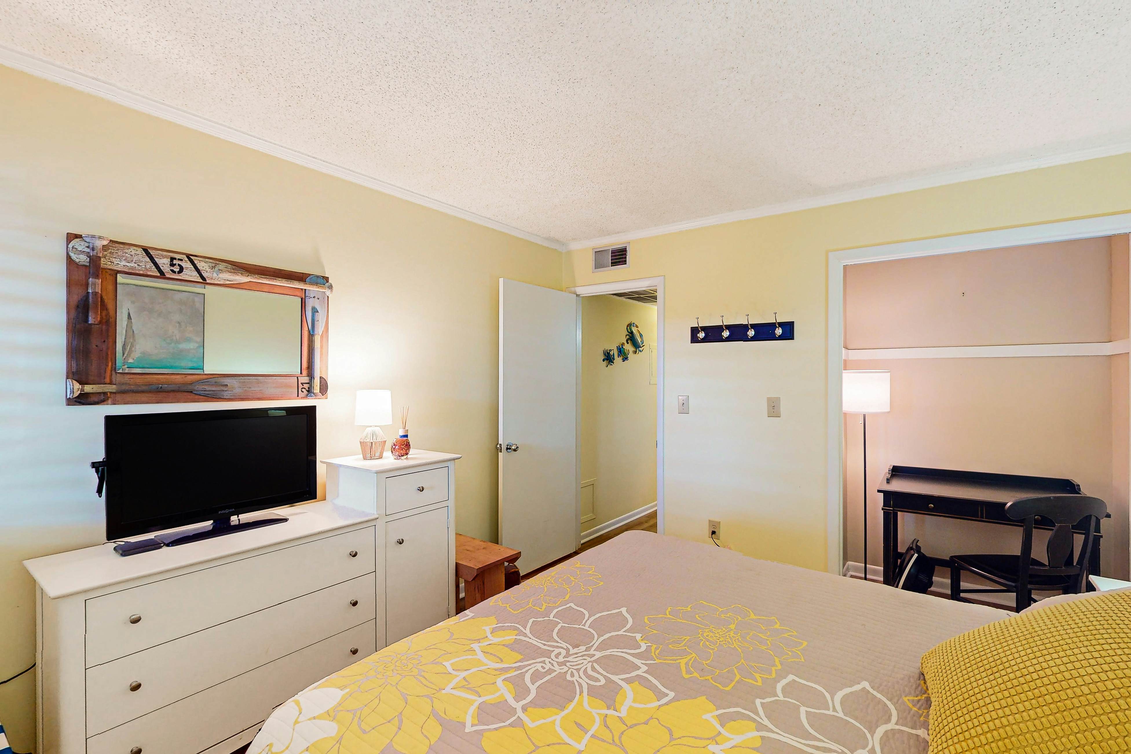 ABIBS142 Island Beach & Racquet Club G106