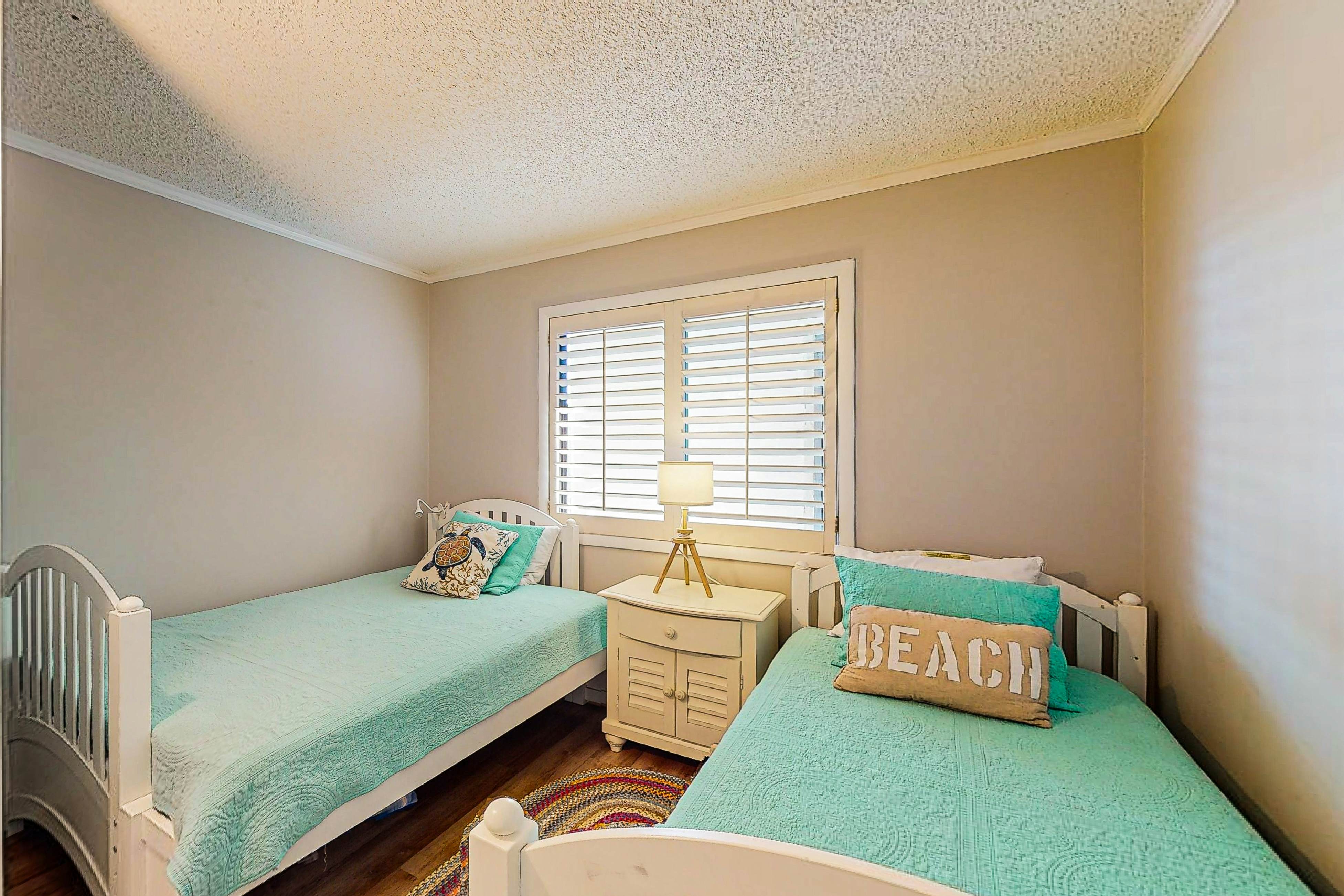 ABIBS142 Island Beach & Racquet Club G106