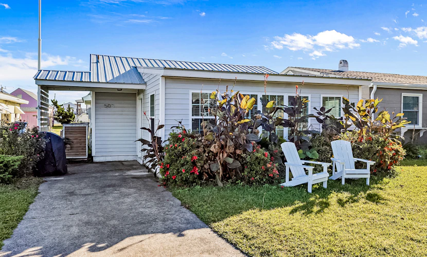 Mermaid Cove: Minutes to beach