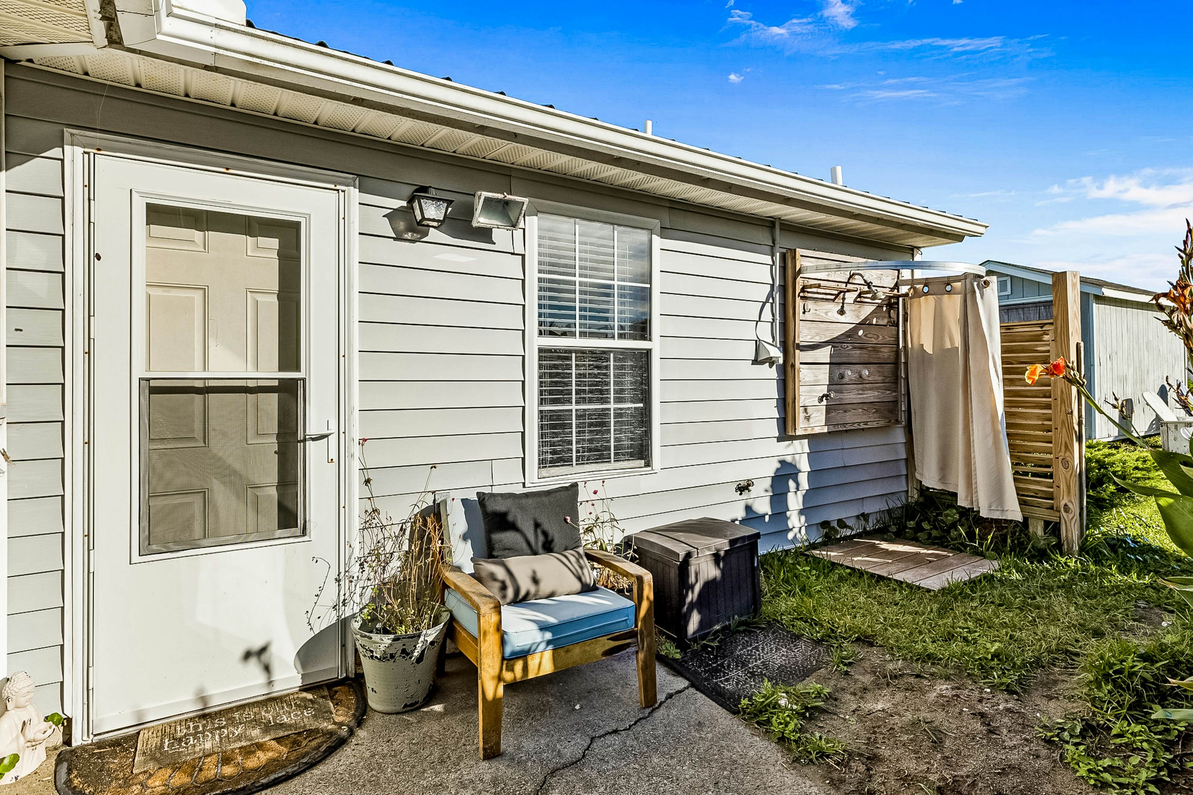 AB136 Charming Cottage