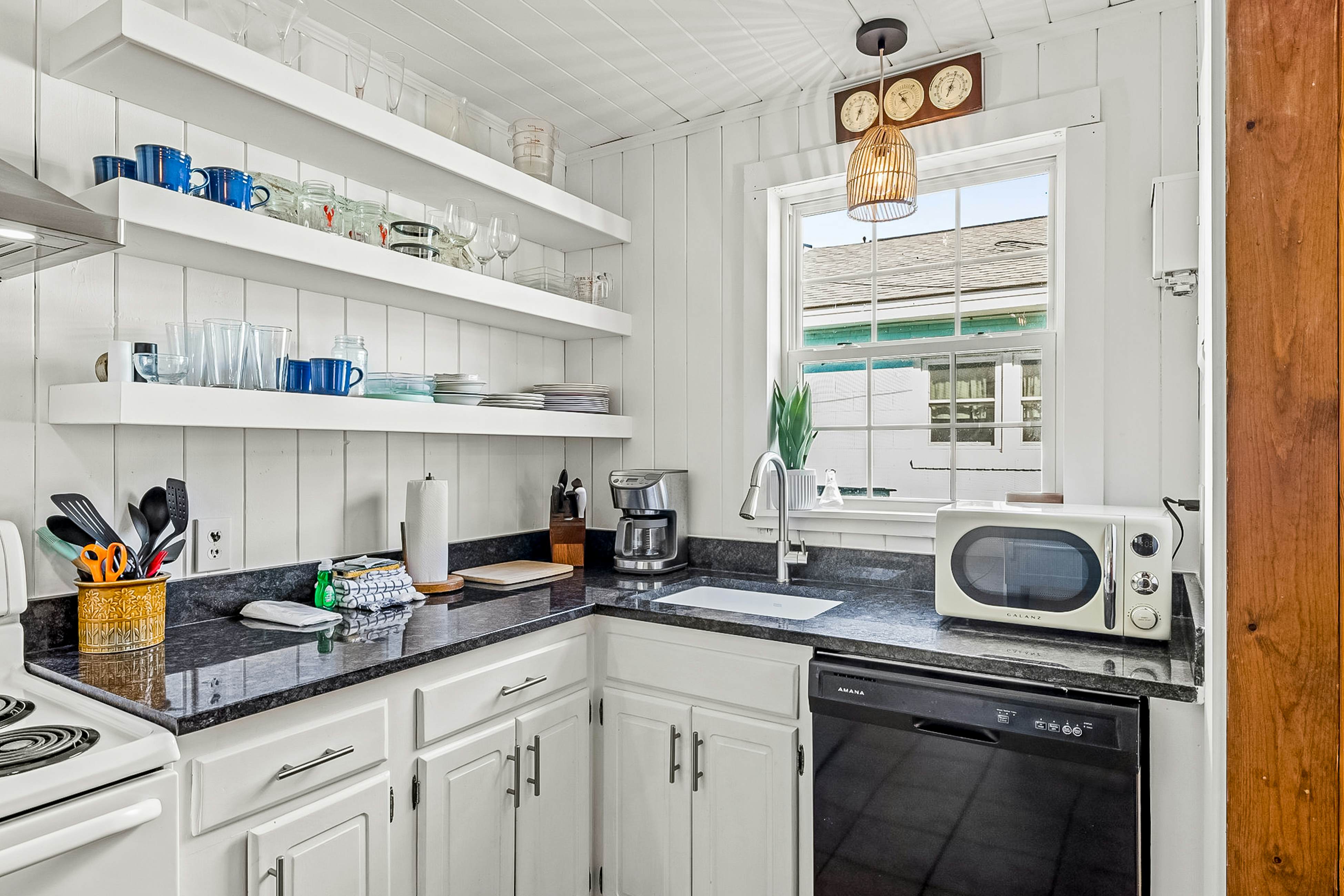 AB136 Charming Cottage