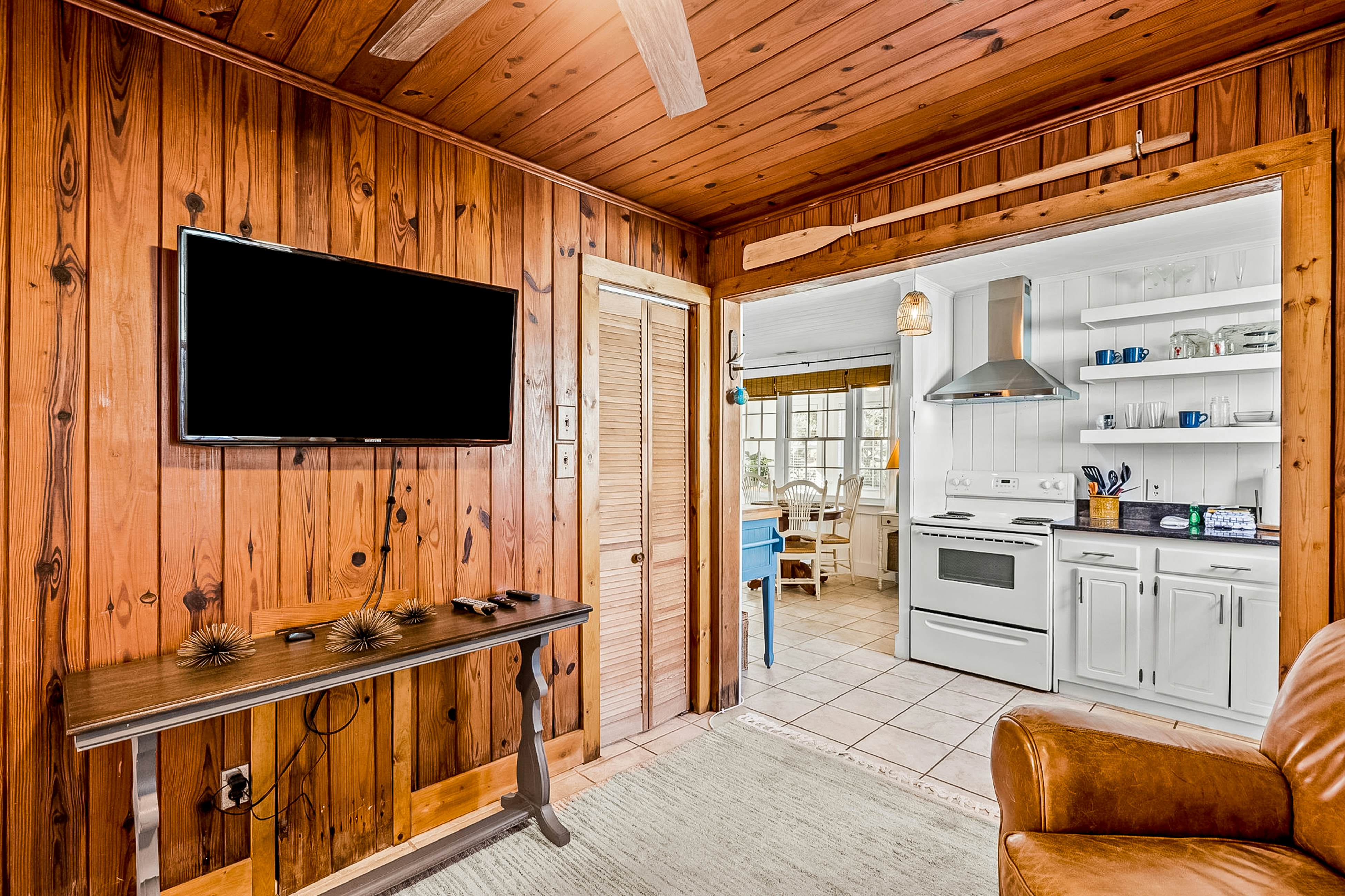 AB136 Charming Cottage