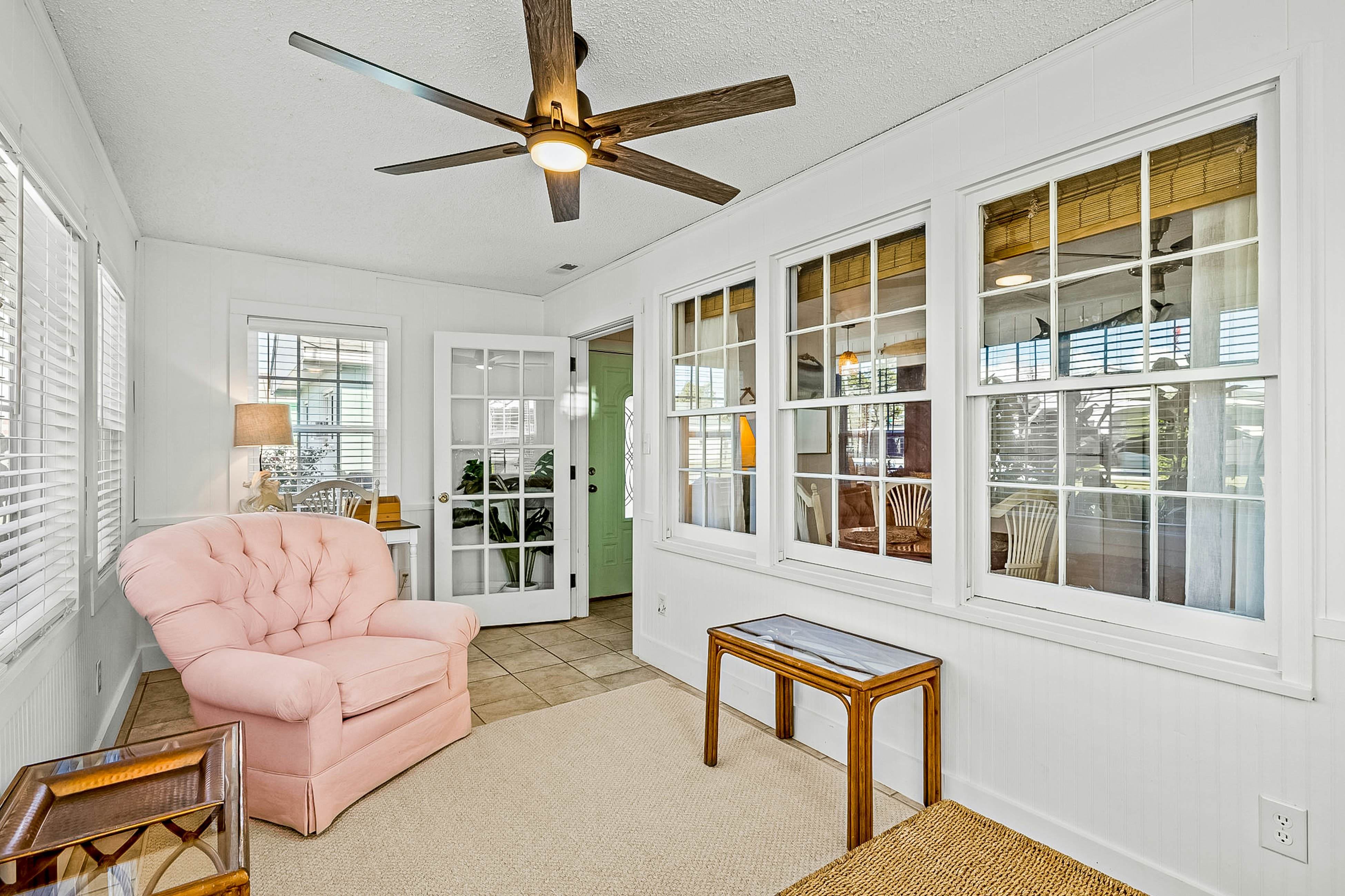 AB136 Charming Cottage