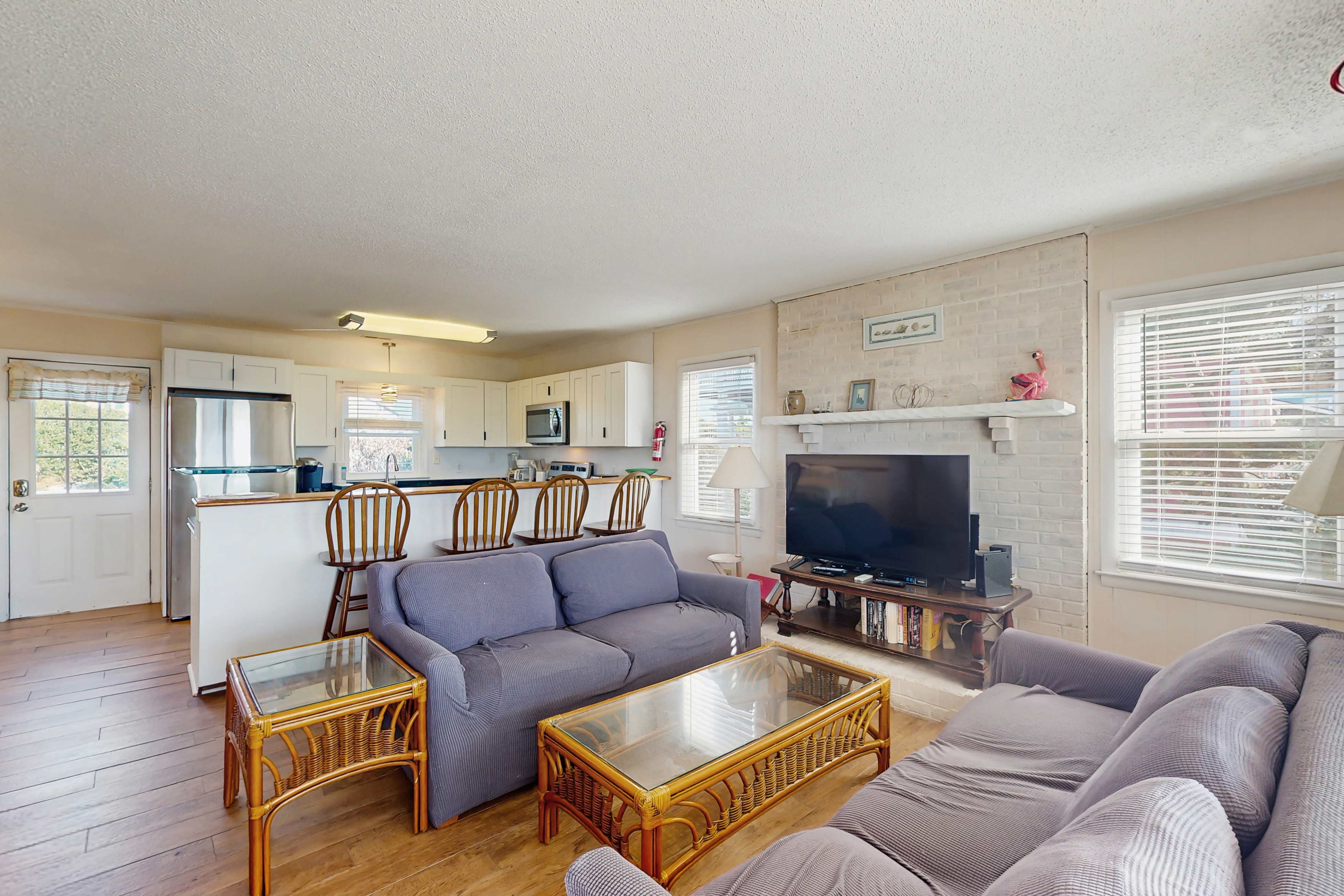 charming coastal dog friendly apartment near the beach