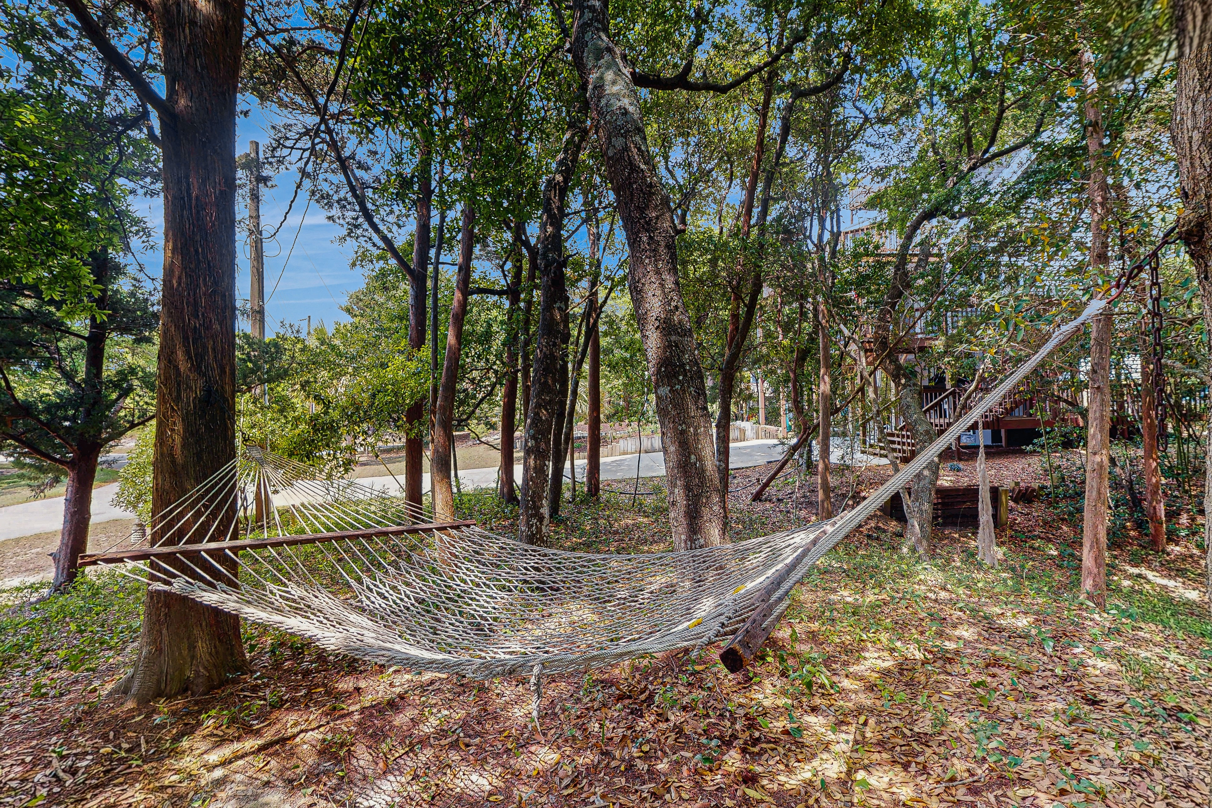 Perfect 5BR Getaway with Central A/C, Full Kitchen and Relaxing Balcony