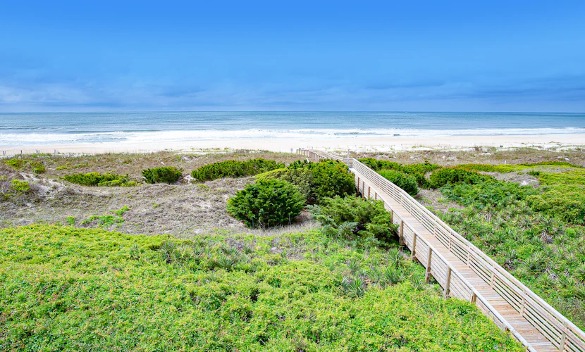 First-Floor Condo with Balcony, WiFi & Shared Pools, Hot Tub, Tennis, Putt-Putt