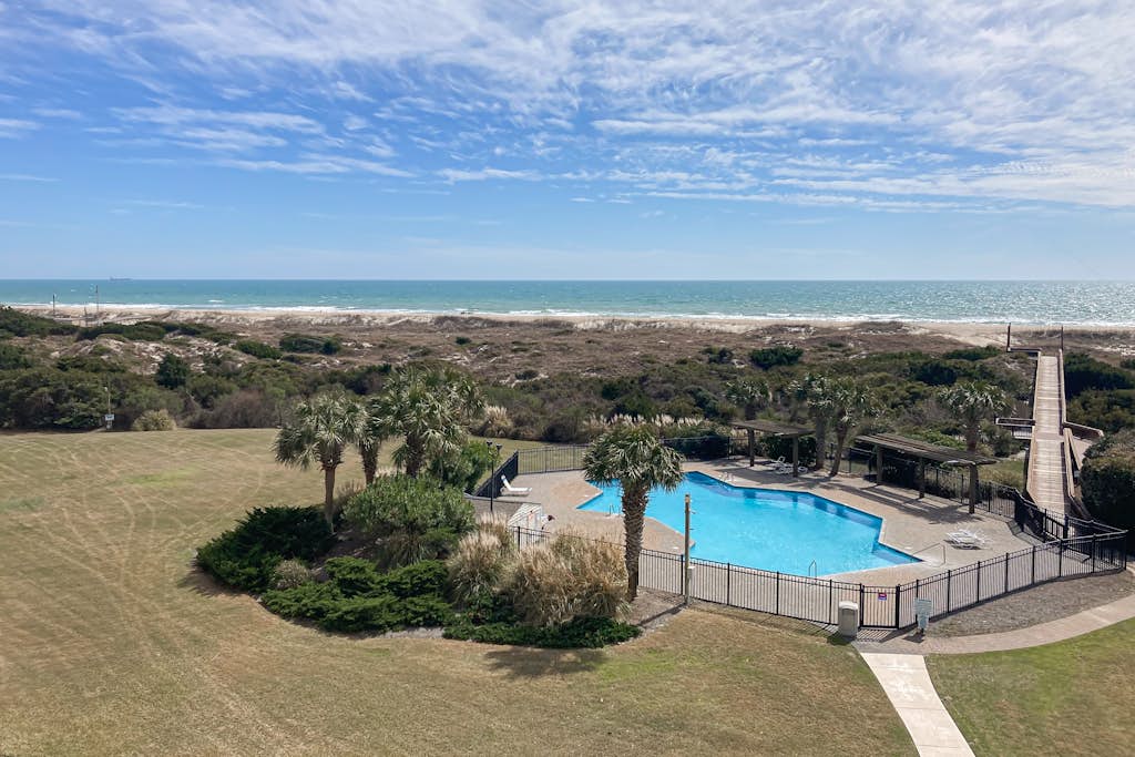 Stunning Ocean Front Condo with Shared Amenities | Pool, Tennis, and Gym