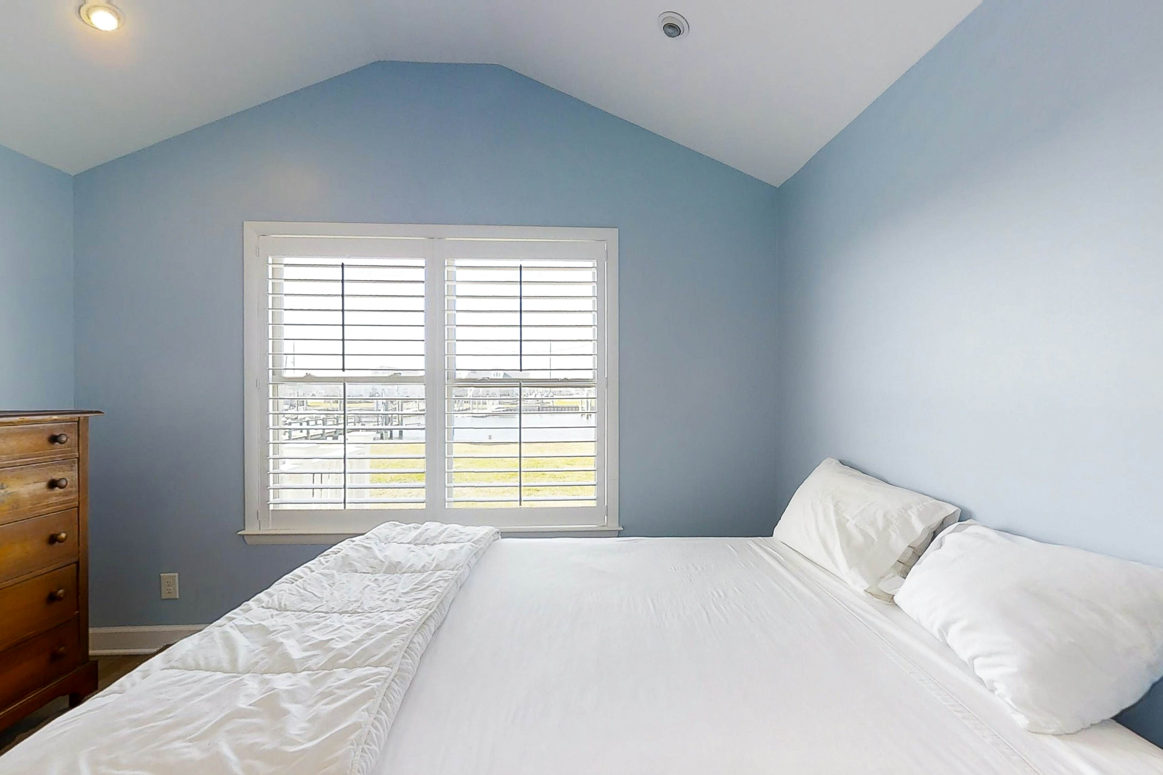 ABCT05 Dock of the Bay