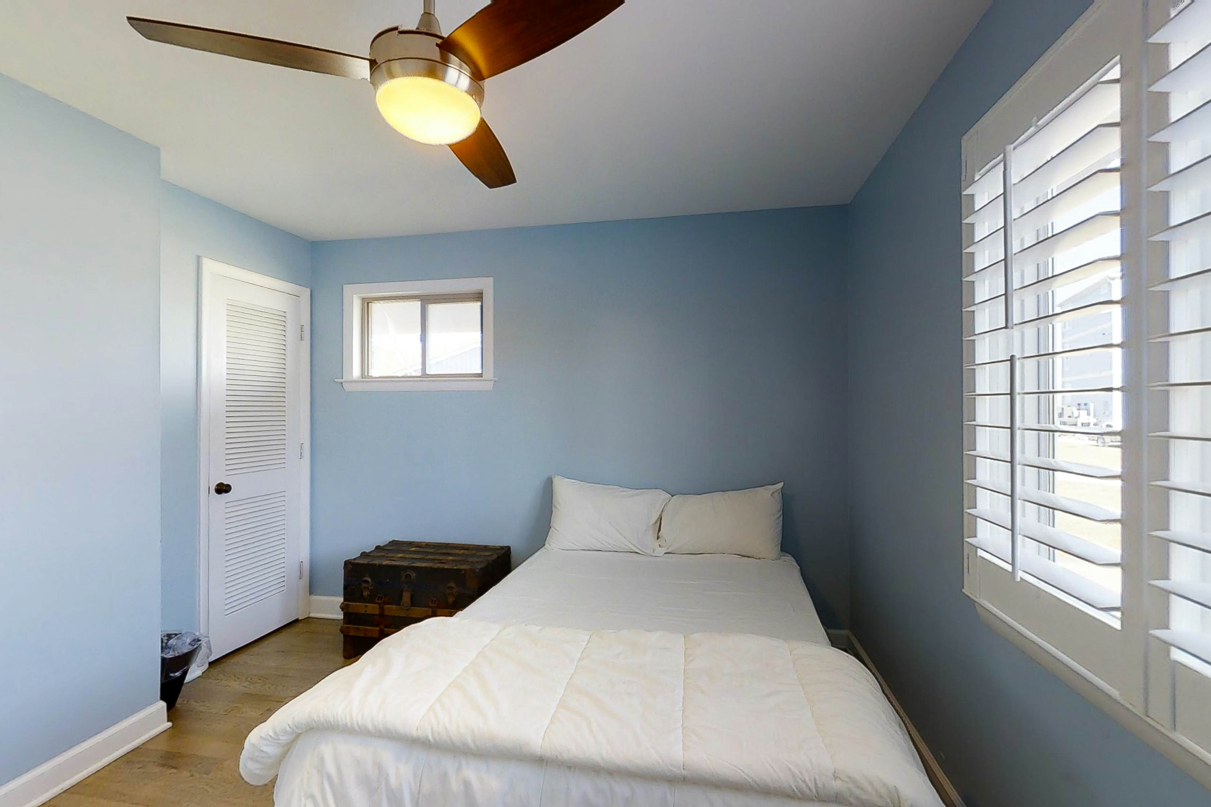 ABCT05 Dock of the Bay