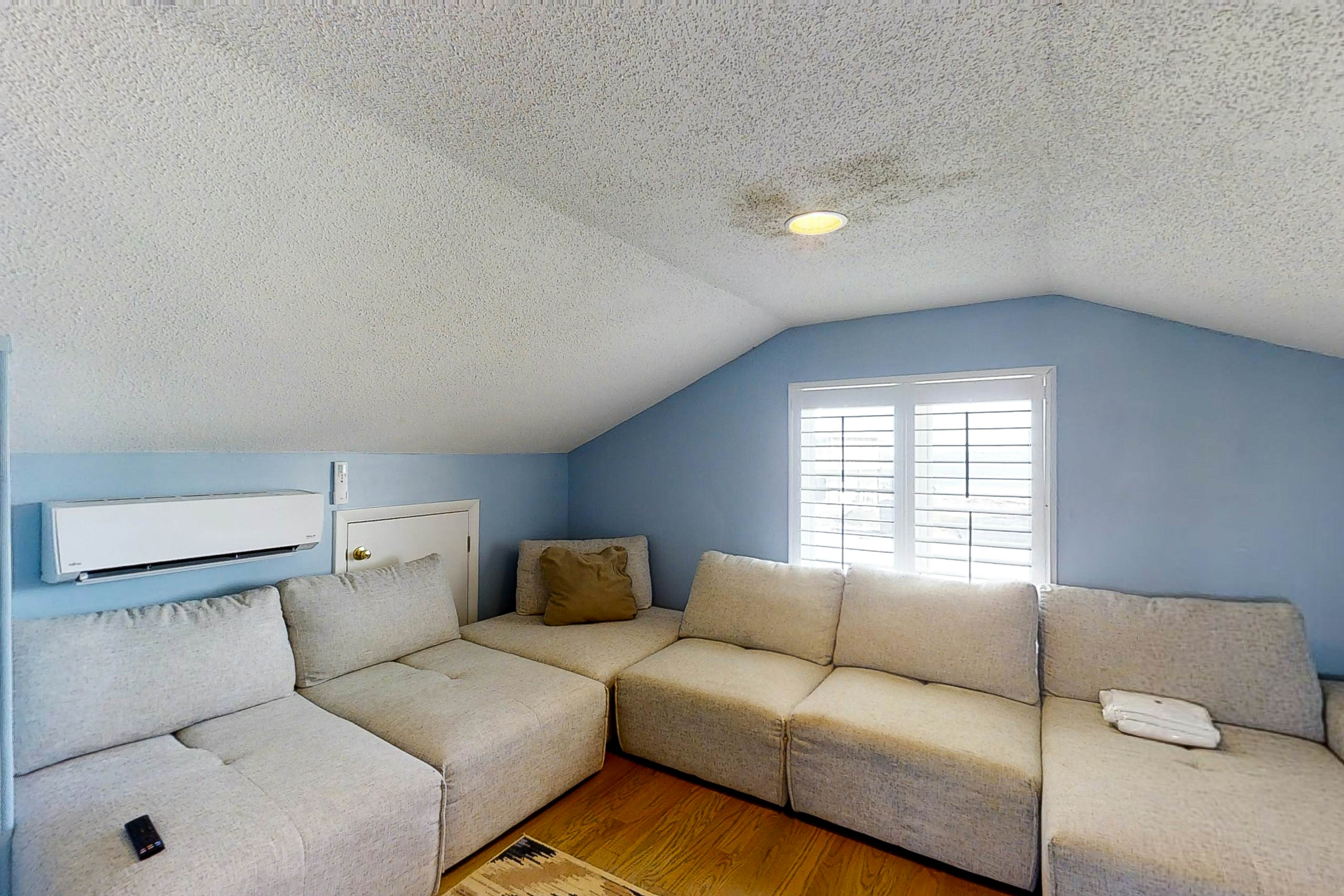 ABCT05 Dock of the Bay