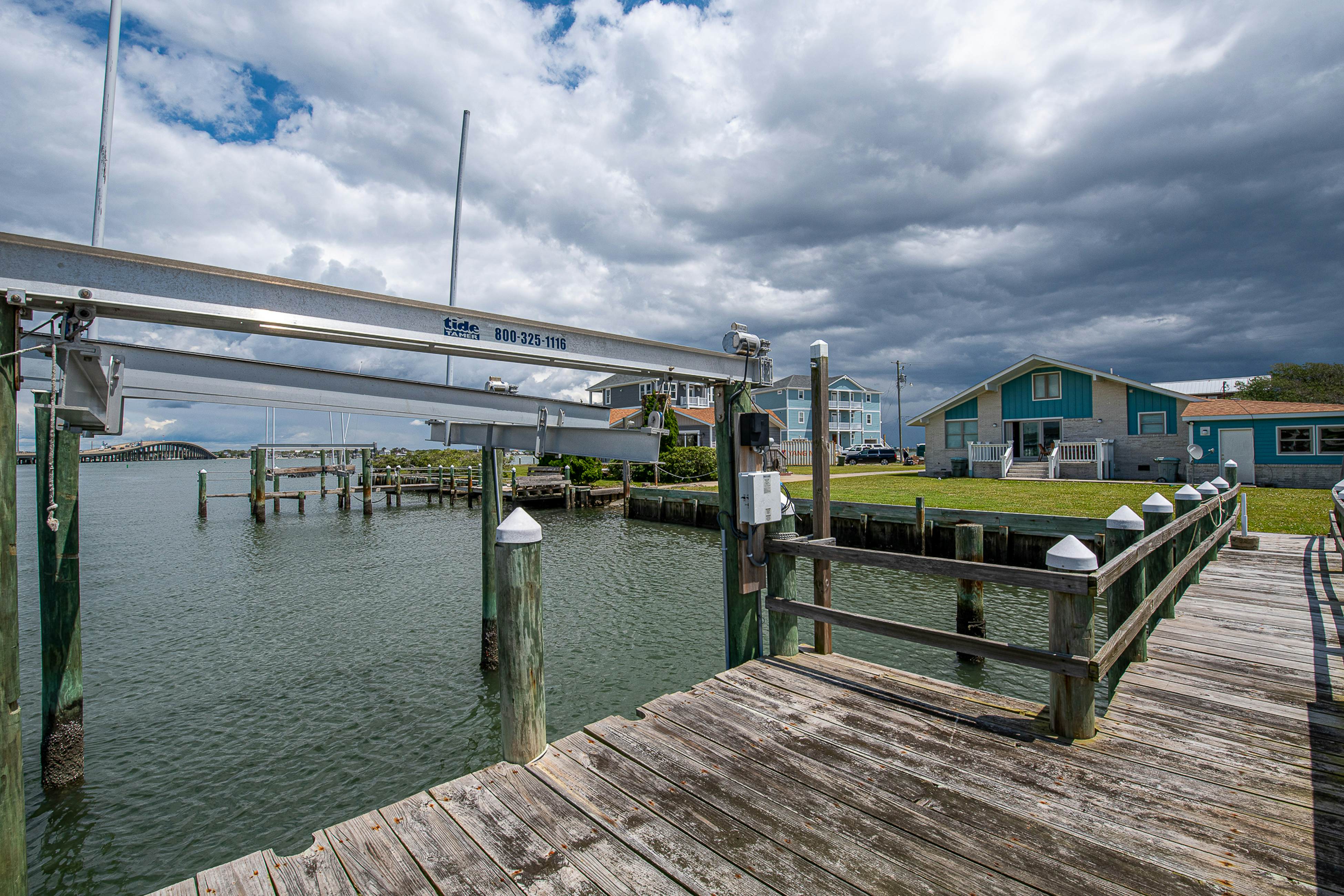 ABCT05 Dock of the Bay