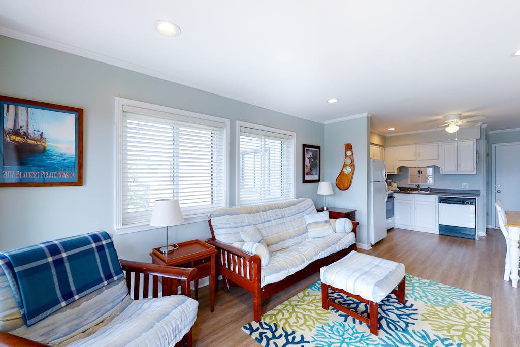 Renovated First-Floor Oceanside Condo with Courtyard and Pool Views + Free WiFi