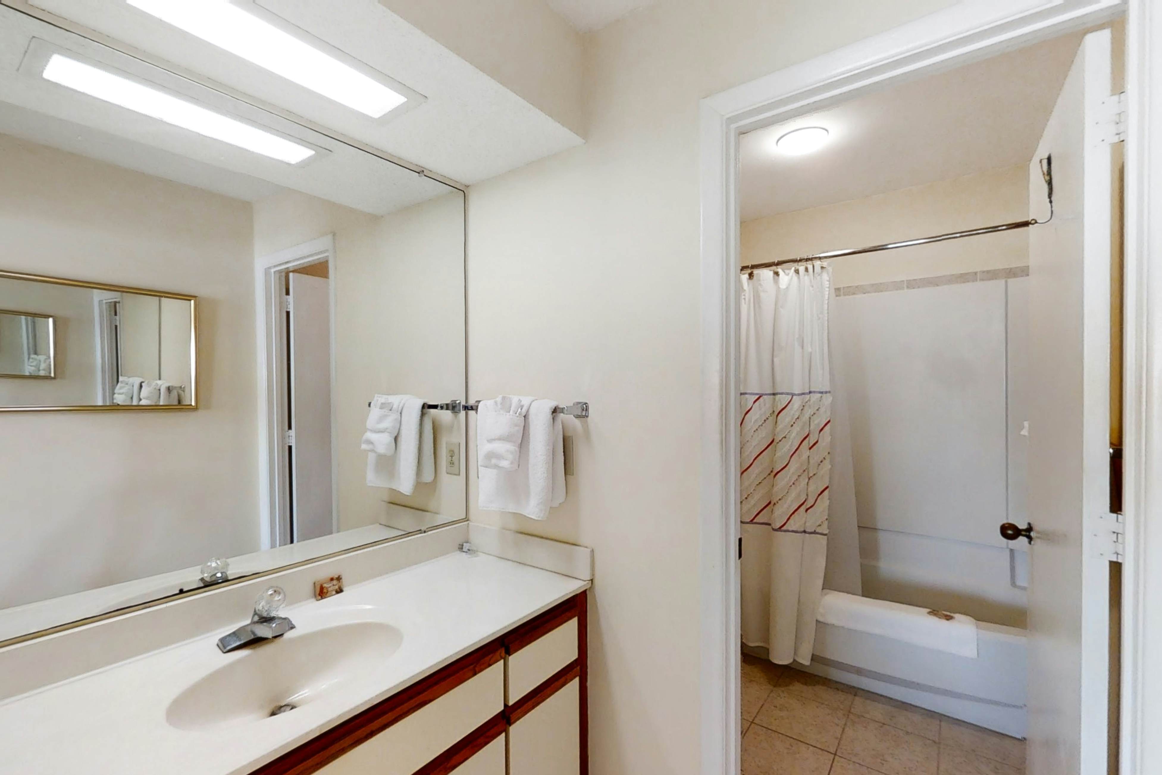 PKBSC02 Bogue Shore Club 208