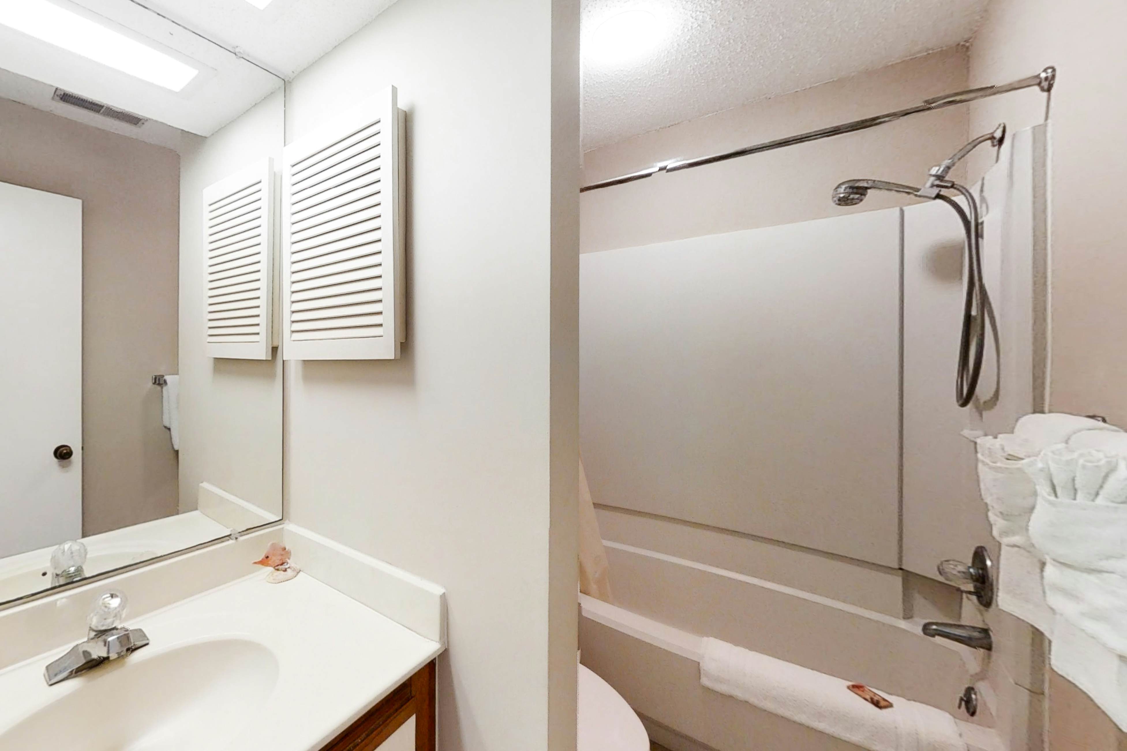 PKBSC02 Bogue Shore Club 208